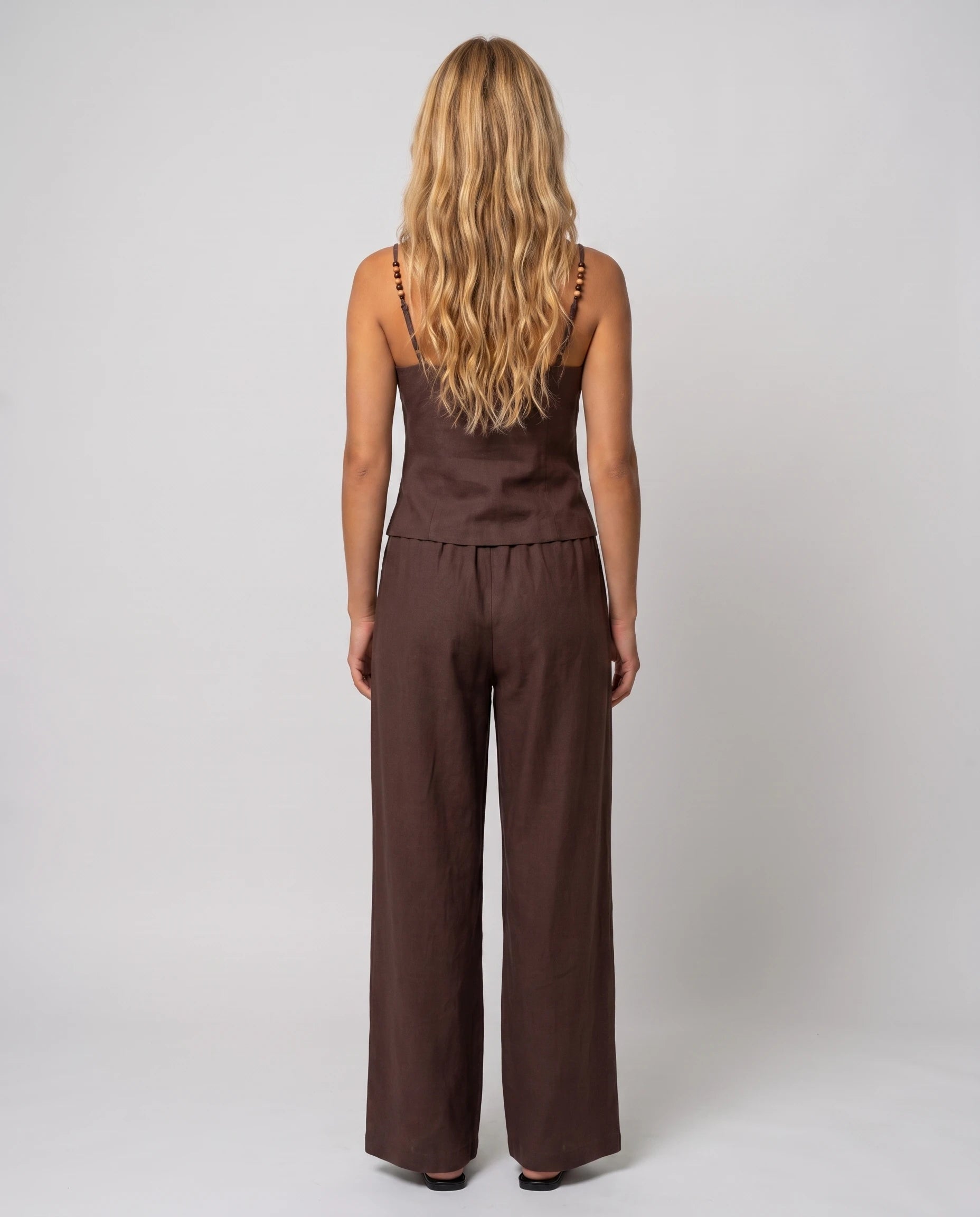 Ensemble caraco boutonné et pantalon large Isabeau — Chocolat — vue dos studio