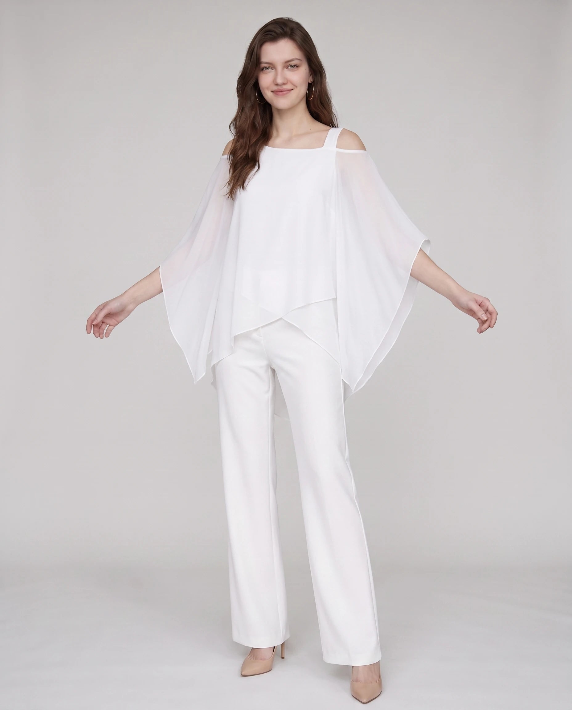 Ensemble top chiffon asymétrique et pantalon Solange — Blanc — vue studio pose