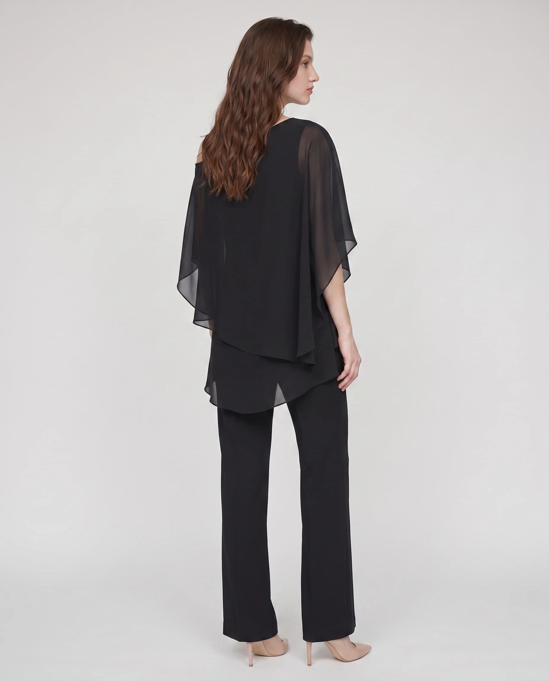 Ensemble top chiffon asymétrique et pantalon Solange — Noir — vue dos studio