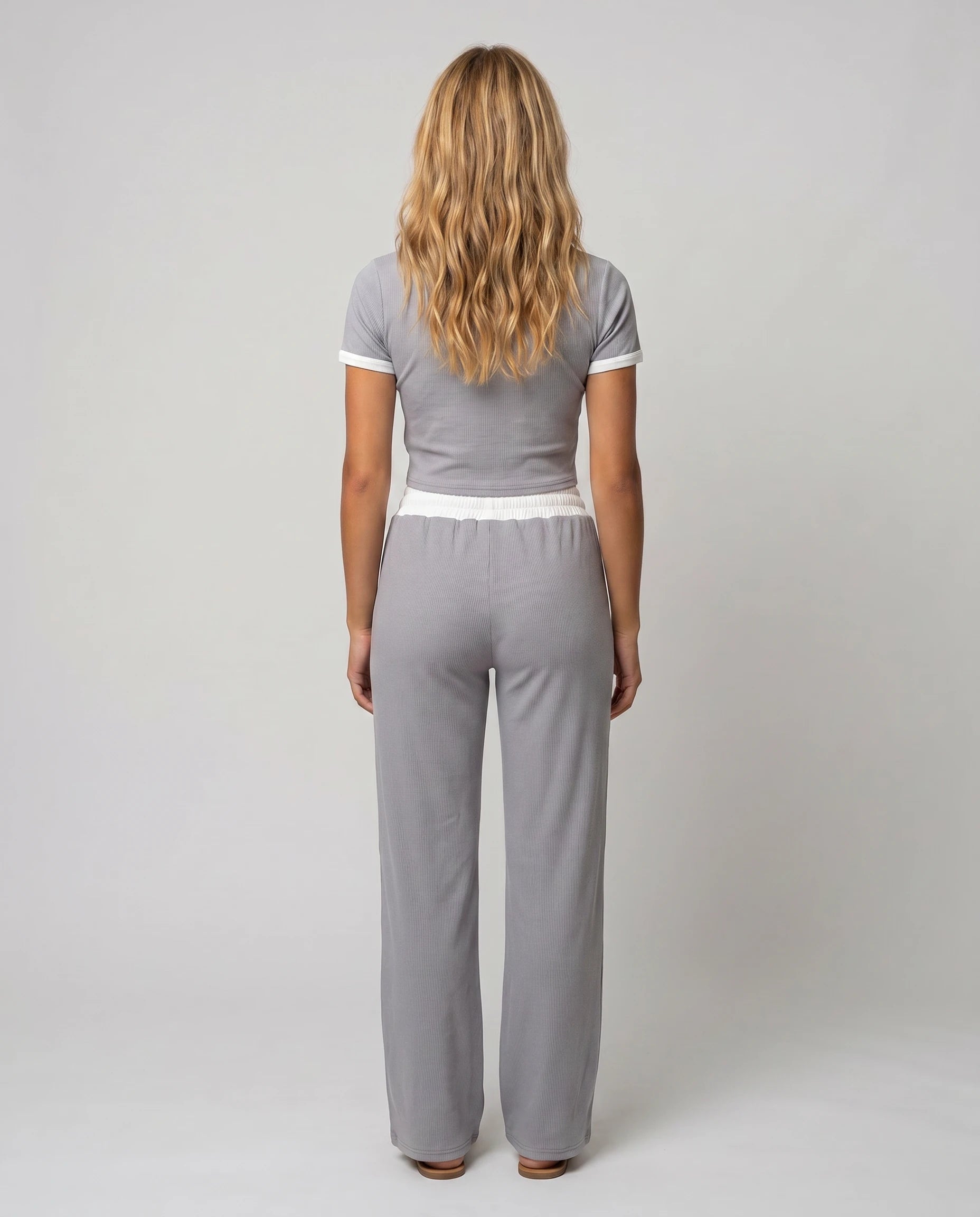 Ensemble crop top et pantalon côtelé Ludivine — Gris — vue dos studio