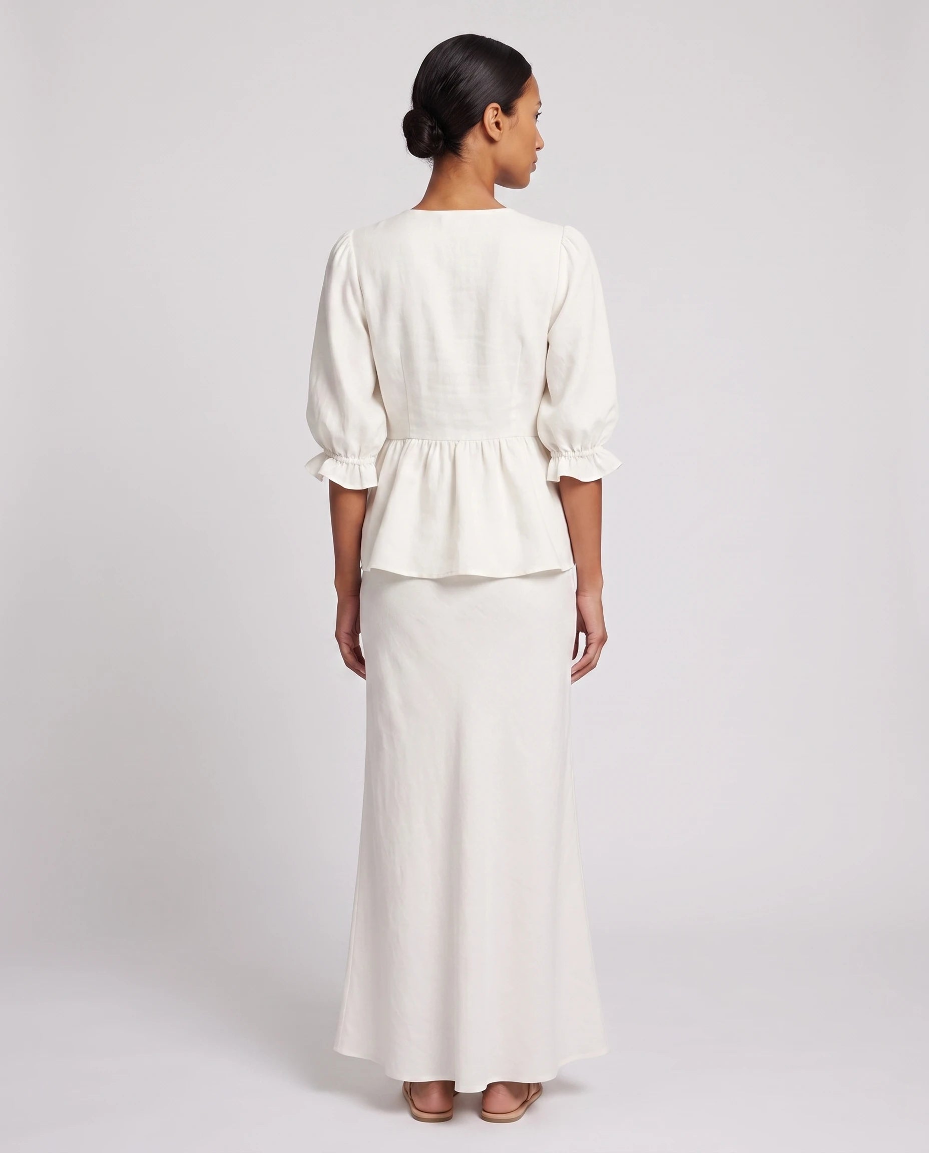 Ensemble blouse nouée et jupe longue en coton Roselyne — Blanc, vue de dos