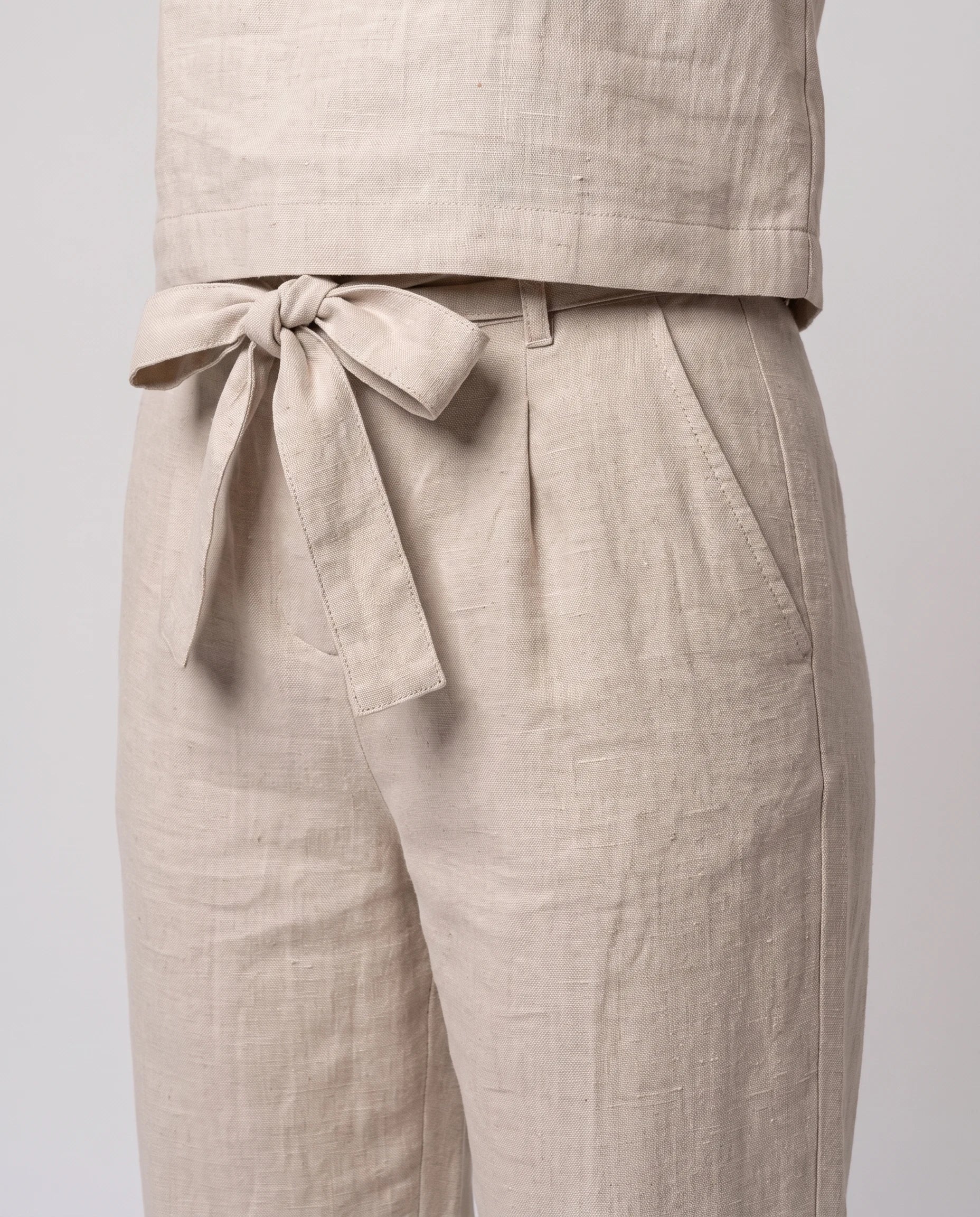 Ensemble en lin Éliane Beige — ceinture nouée et poches