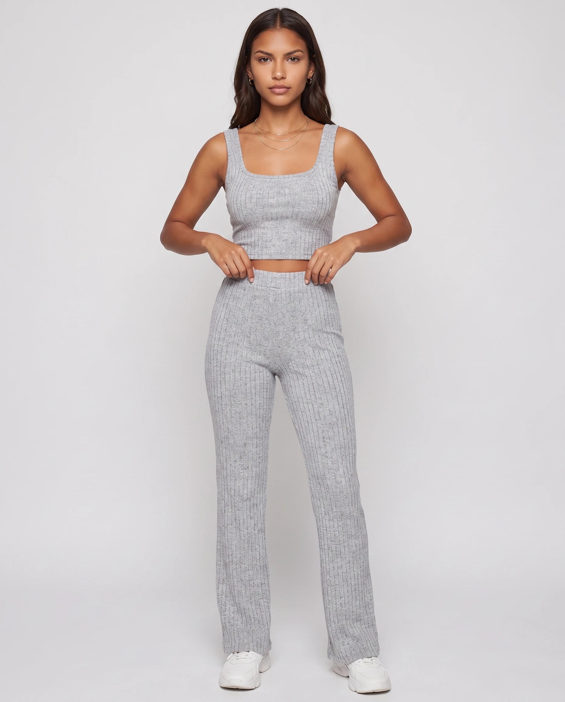 Ensemble top court et pantalon en maille cotelee Gris Chiné vue de face studio - Elvire | Zolena