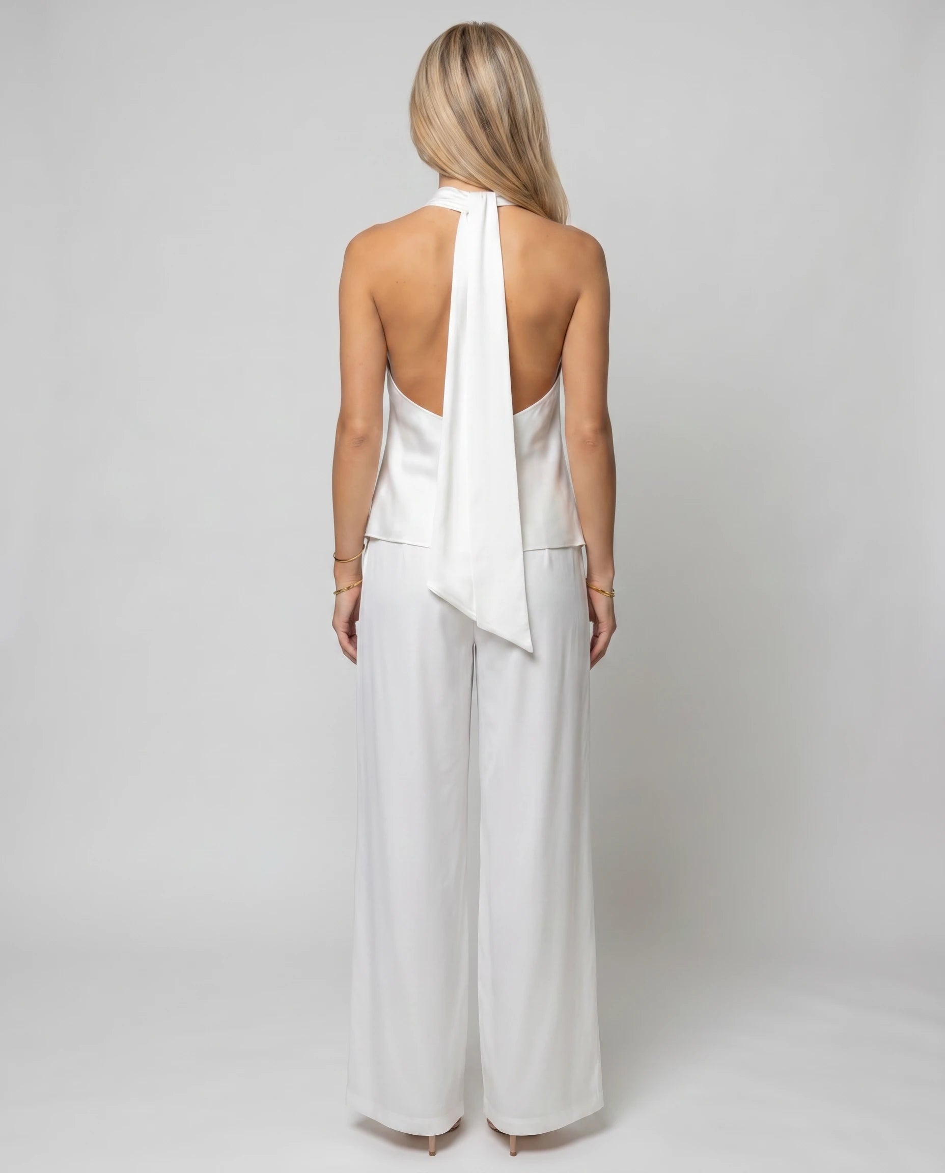 Ensemble top satin dos nu et pantalon large Vinciane — Blanc — vue dos nu drapé