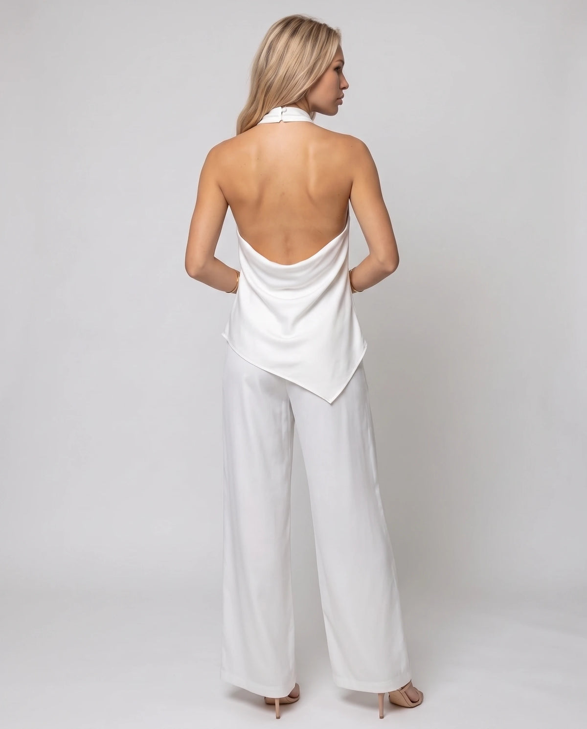 Ensemble top satin dos nu et pantalon large Vinciane — Blanc — vue dos nu drapé