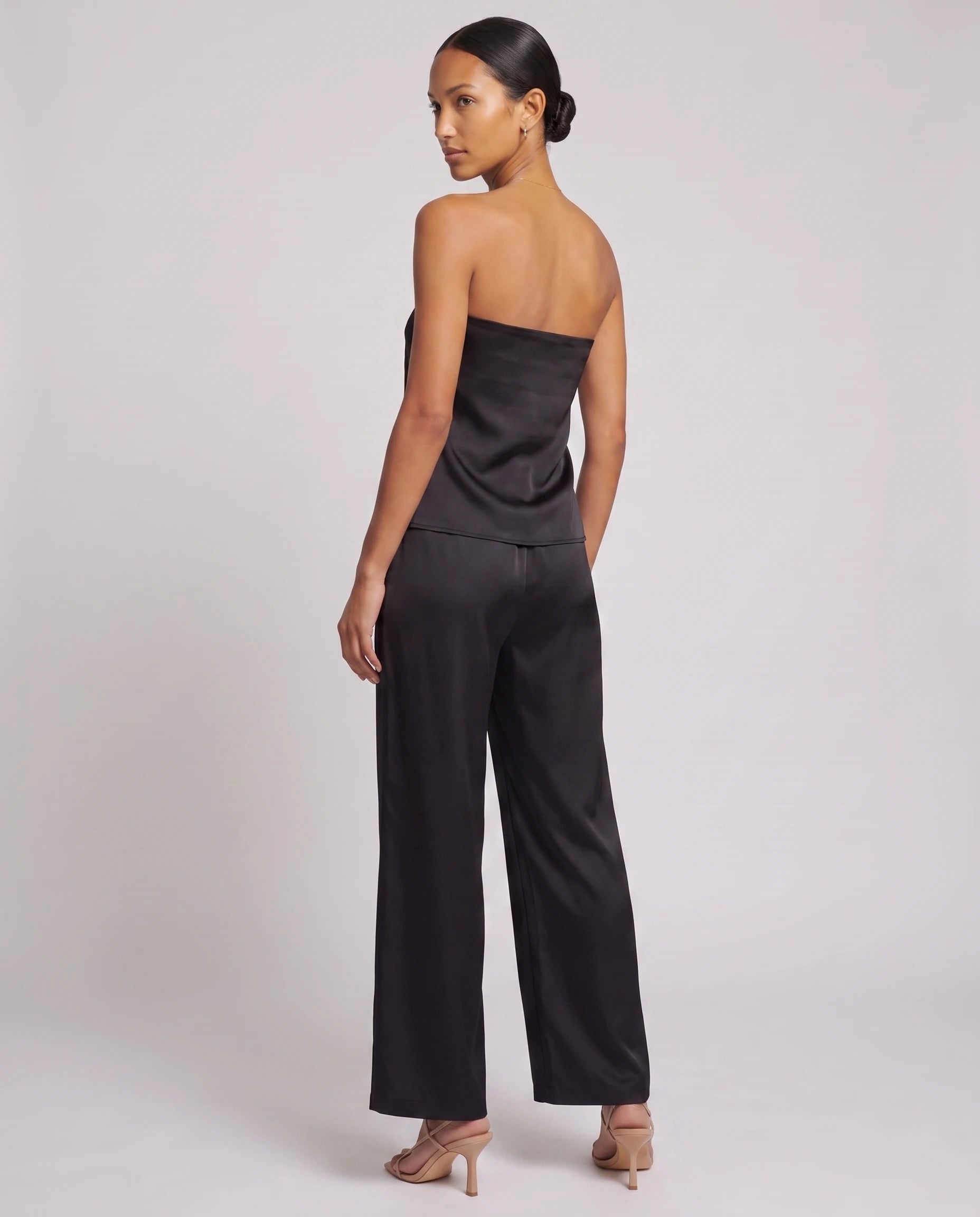 Ensemble satin bustier et pantalon large — Noir — vue de dos