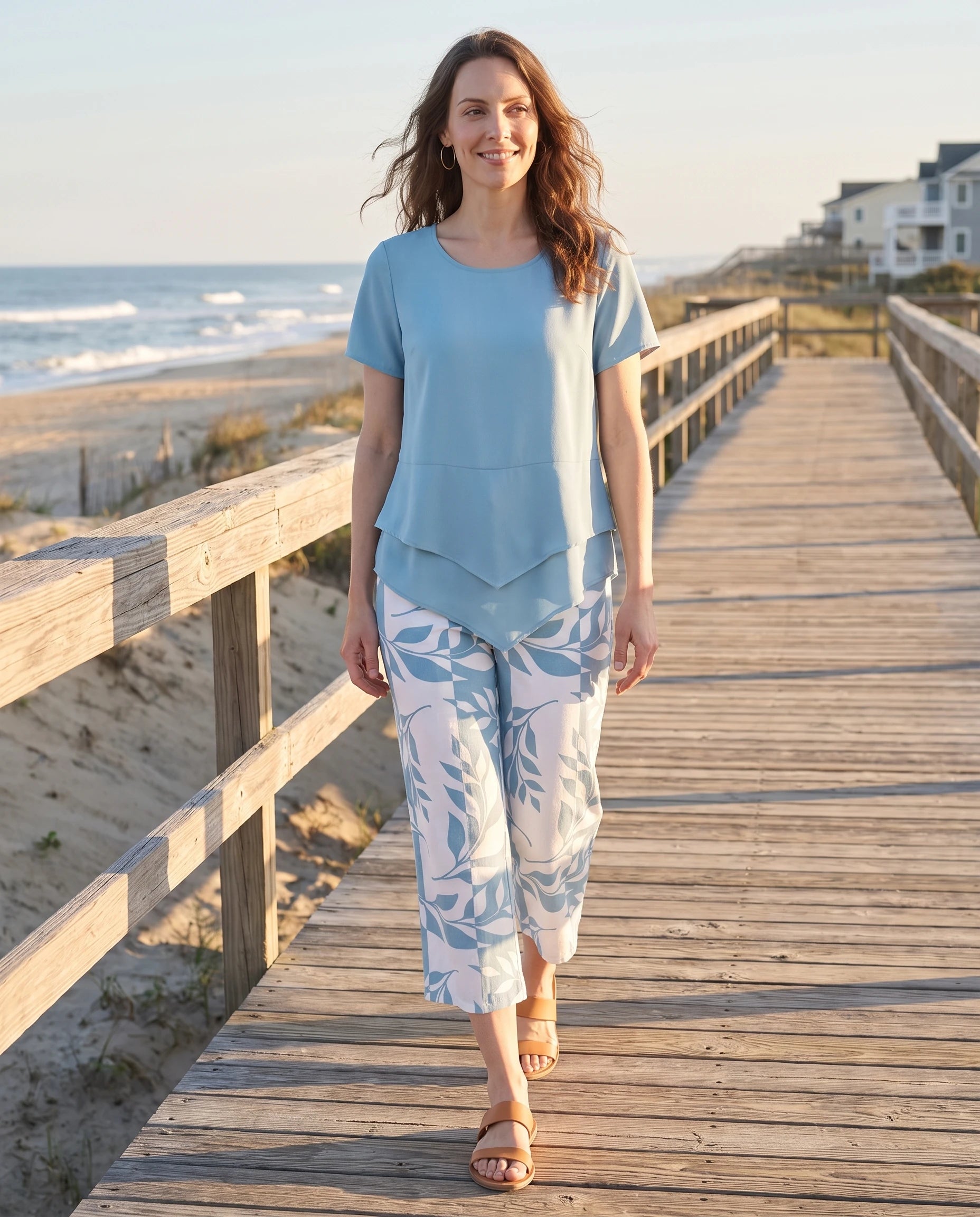 Ensemble tunique superposée et pantalon imprimé Quitterie — Bleu — portée, lifestyle