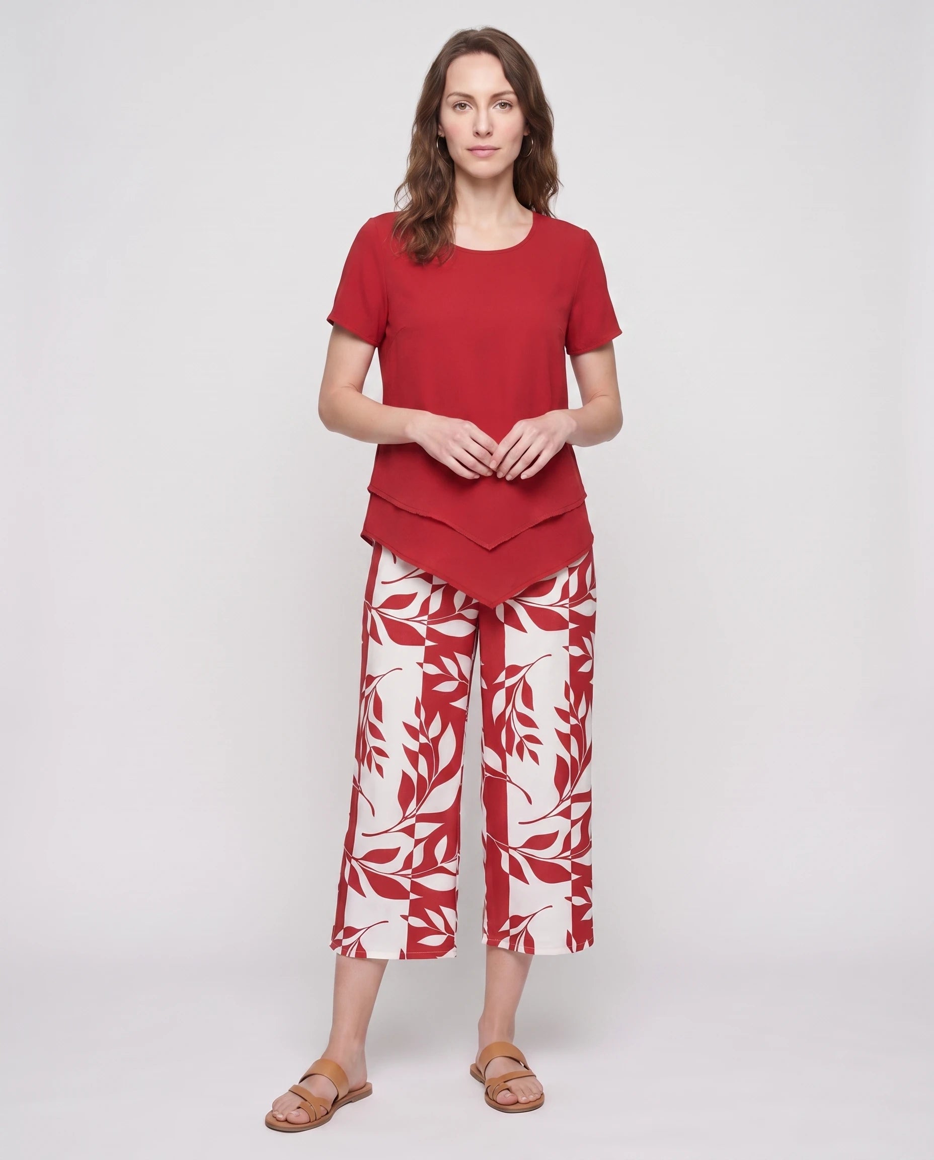 Ensemble tunique superposée et pantalon imprimé Quitterie — Rouge — vue studio pose