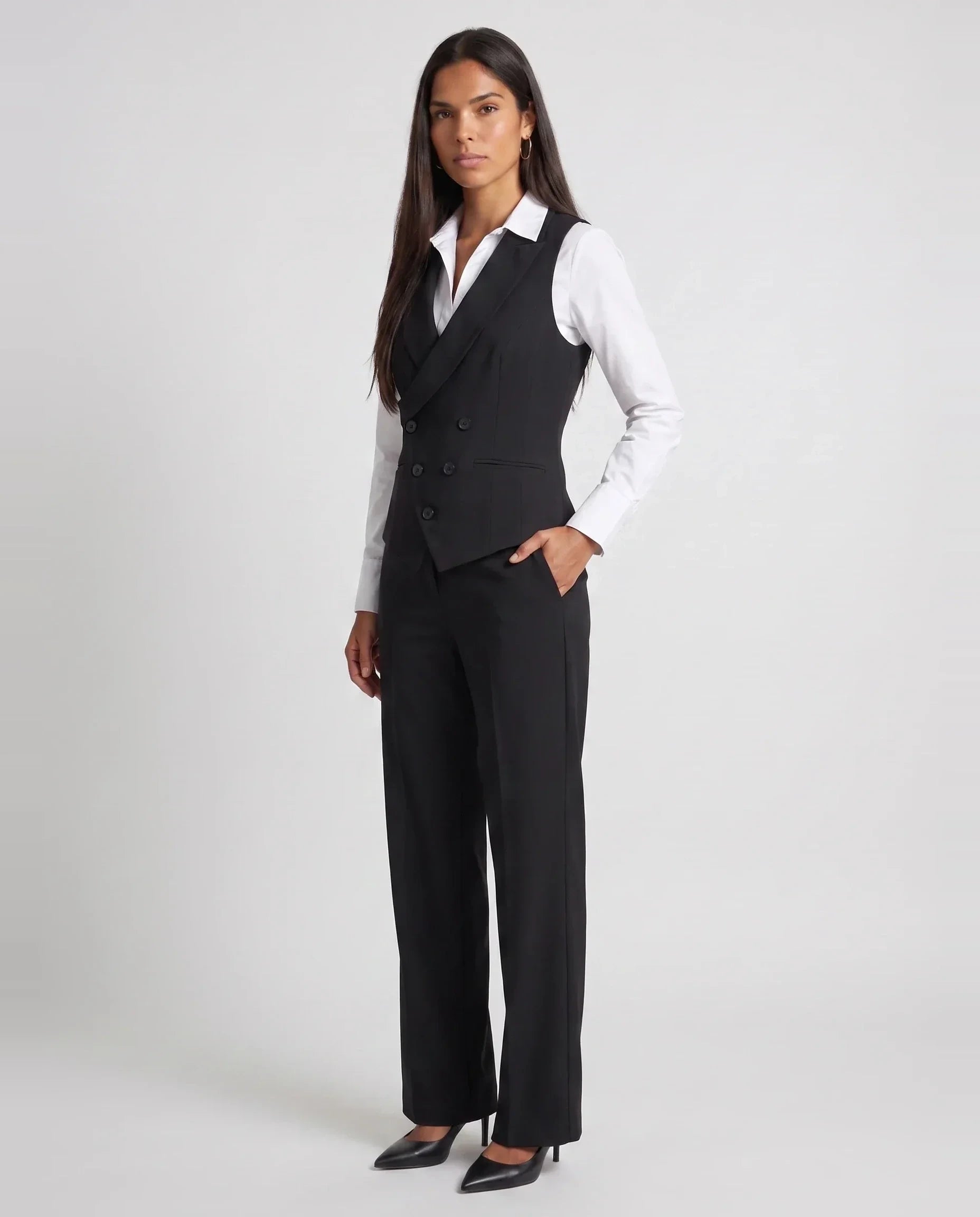 Gilet de tailleur croisé noir Morgane, vue de trois quarts en studio
