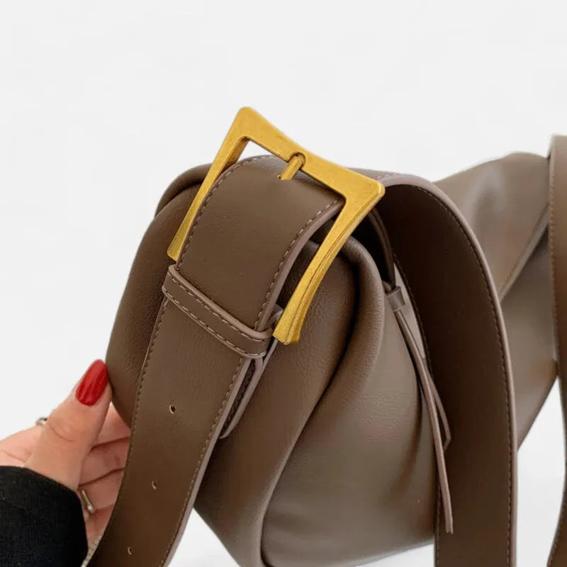 Grand sac à main banane demi-lune en cuir chic Marcelle