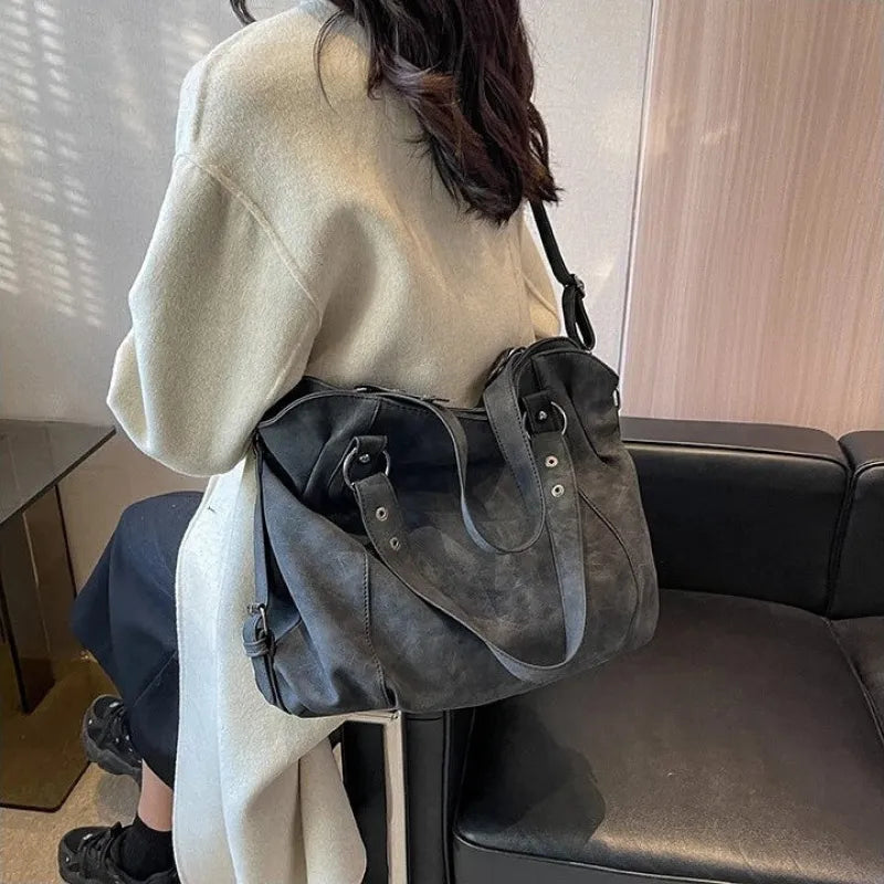 Grand sac à main bandoulière de cours rétro souple Iris