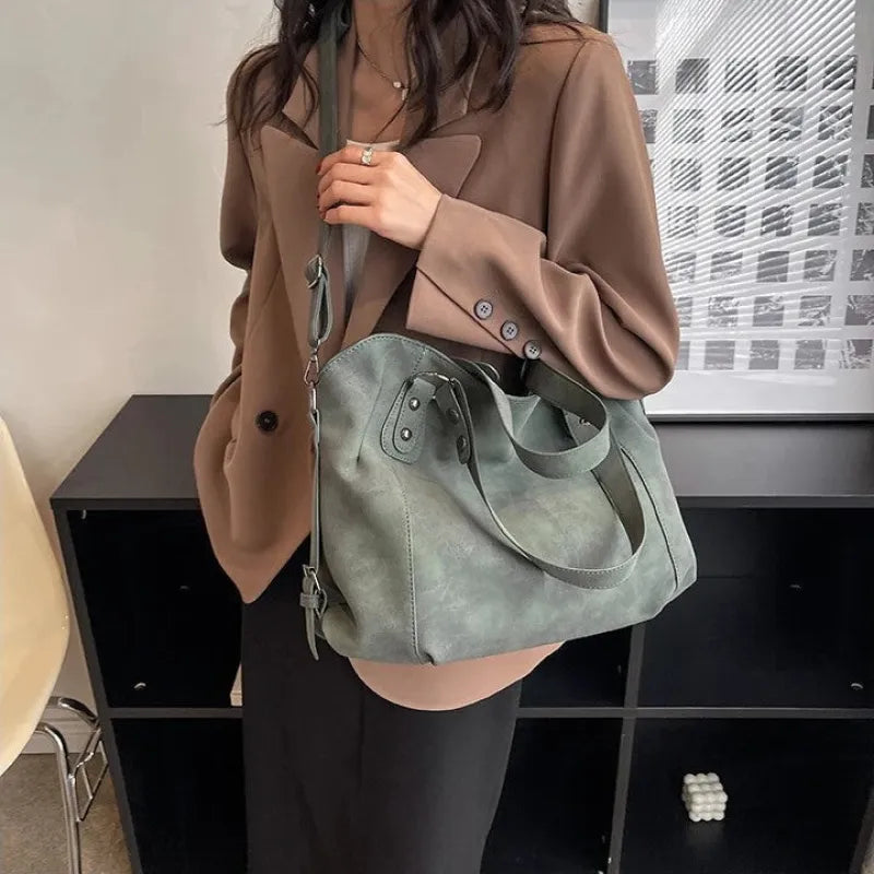 Grand sac à main bandoulière de cours rétro souple Iris