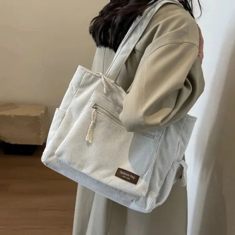 Grand sac à main cabas multipoches en velours côtelé Léonie