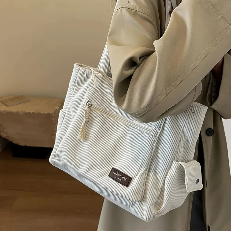 Grand sac à main cabas multipoches en velours côtelé Léonie
