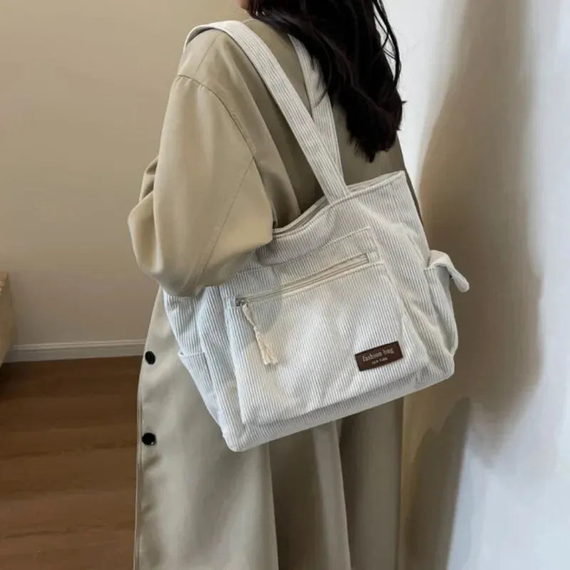 Grand sac à main cabas multipoches en velours côtelé Léonie