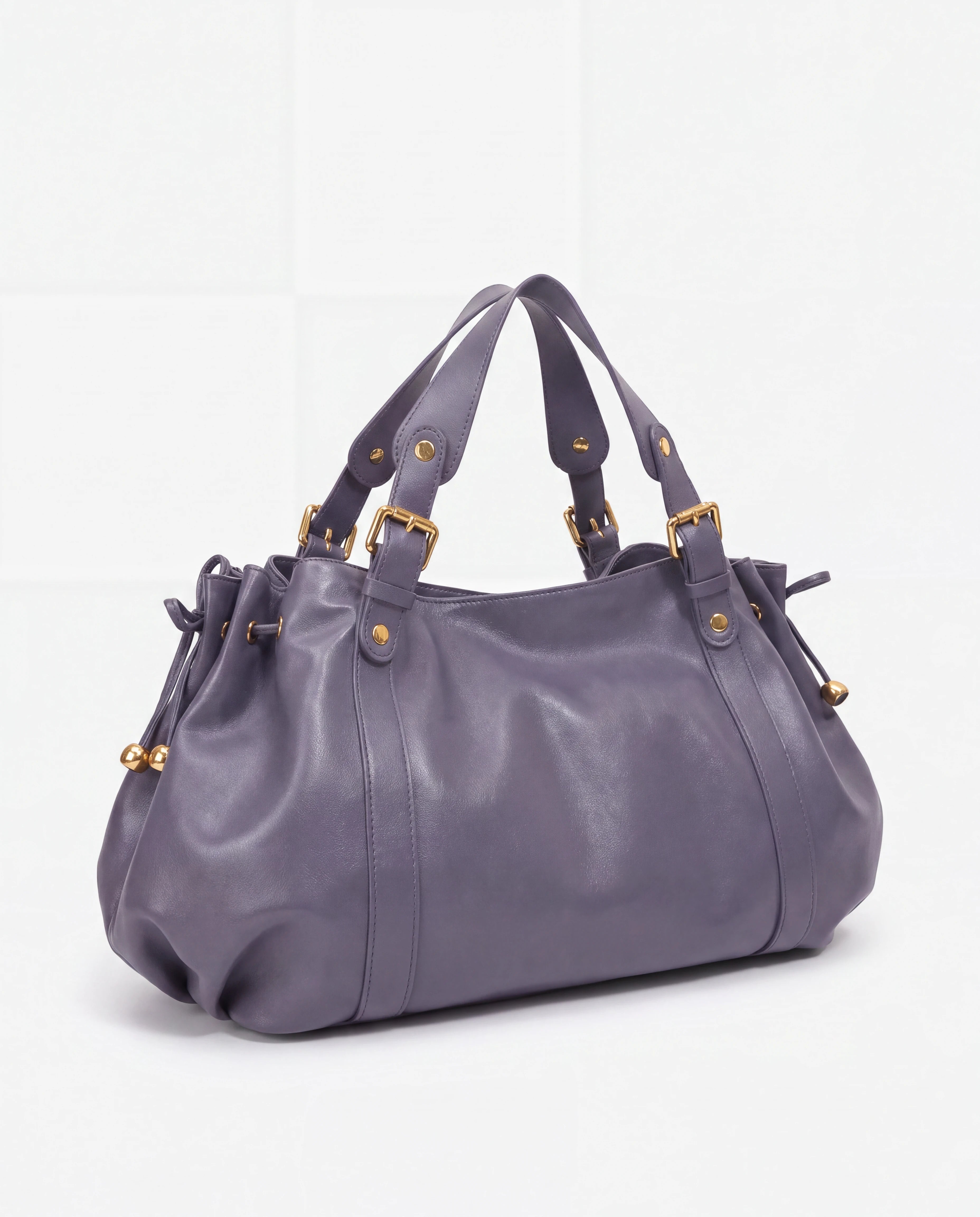 Grand sac à main de cours bowling souple Enora coloris Gris Lilas — vue de trois quarts sur fond studio