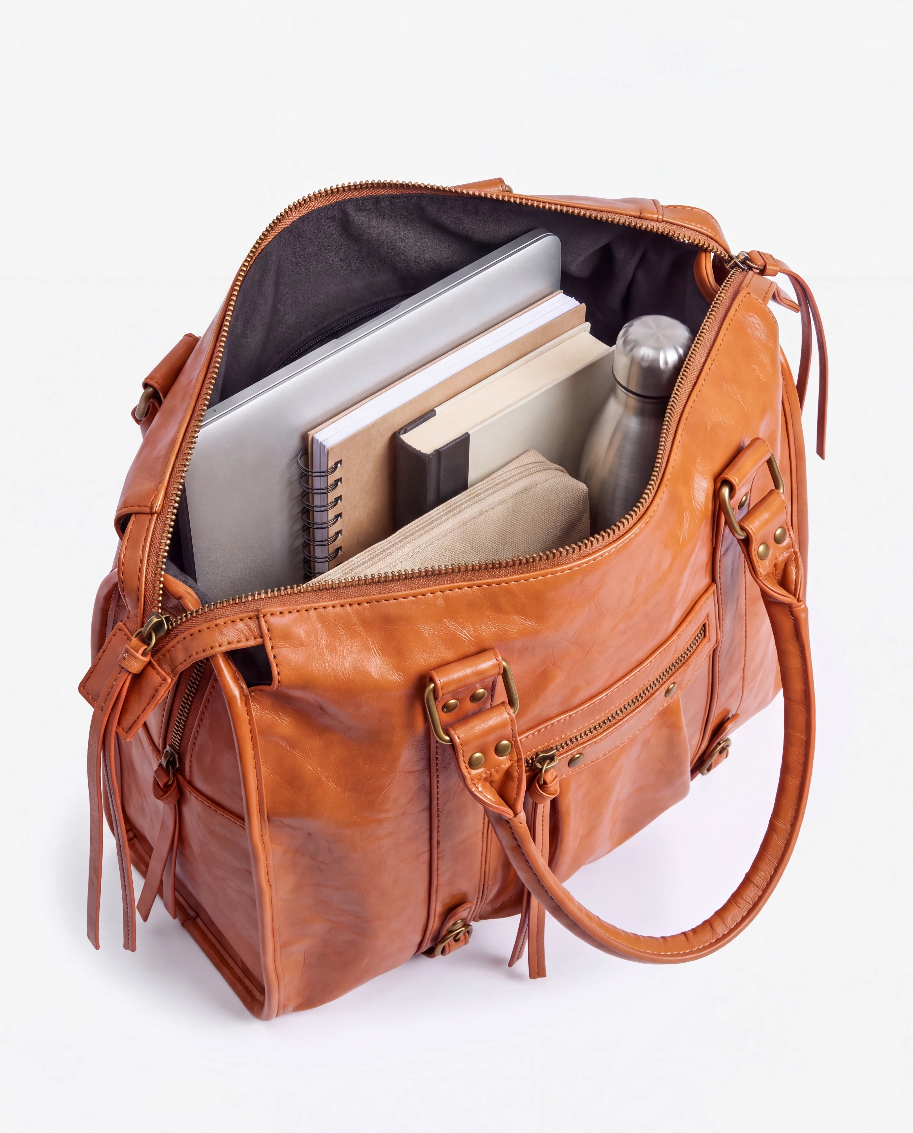 Grand sac à main de cours vintage à franges et bandoulière Laurine coloris Marron — intérieur avec ordinateur portable, cahiers A4 et livres