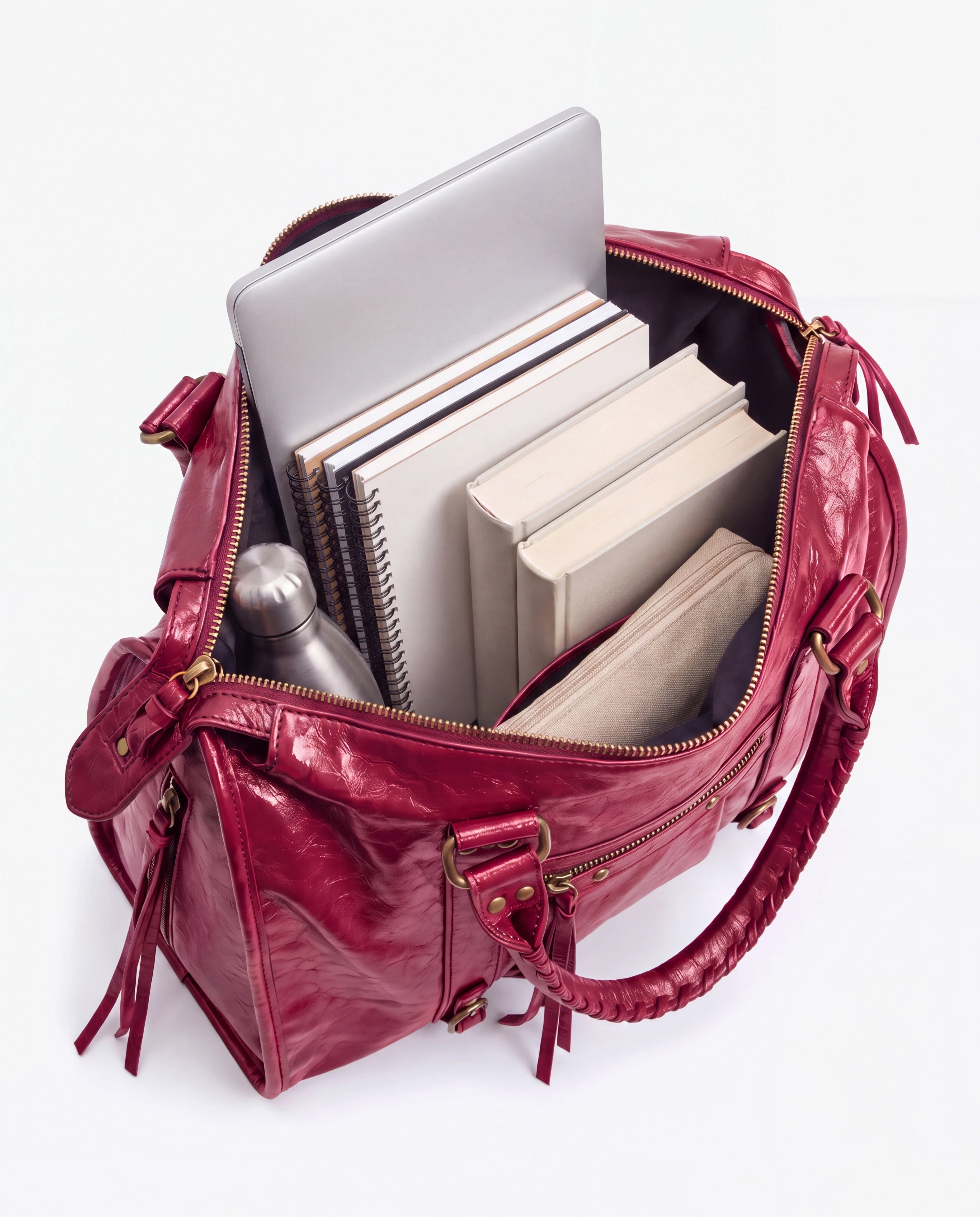 Grand sac à main de cours vintage à franges et bandoulière Laurine coloris Rouge Framboise — intérieur avec ordinateur portable, cahiers A4 et livres