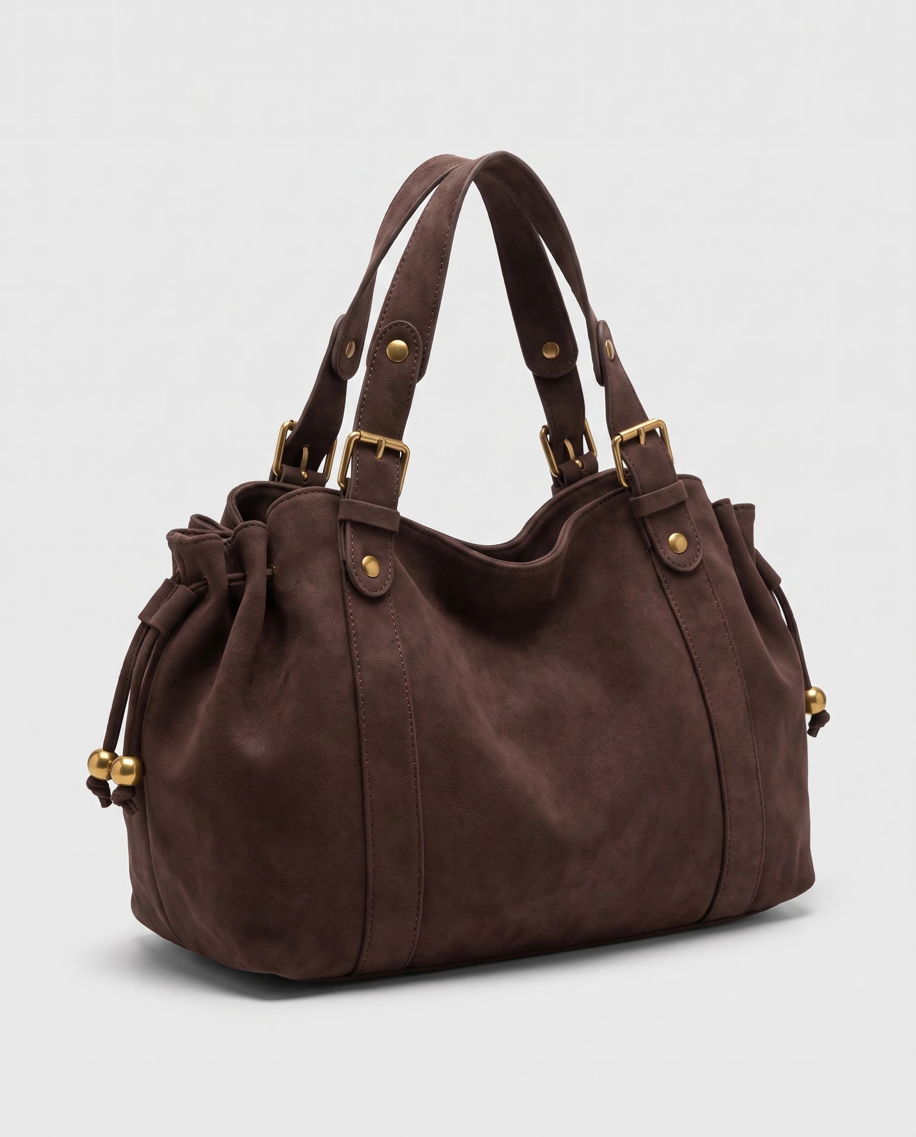 Grand sac à main de cours bowling en suédine Océane coloris Café, packshot studio de trois quarts, anses courtes