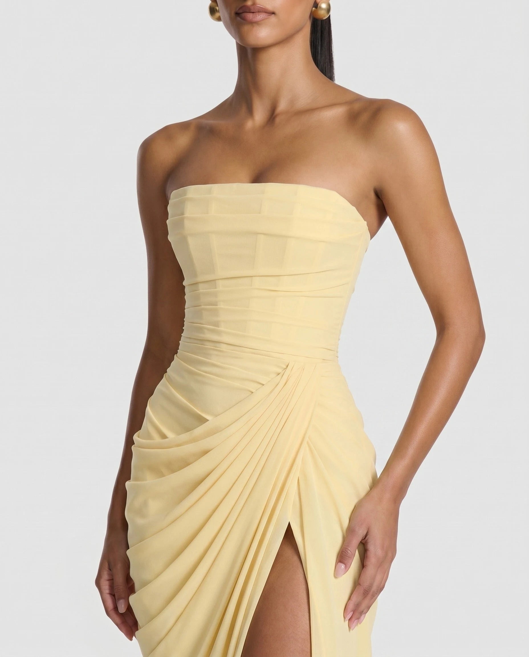 Detail bustier plisse chiffon jaune beurre