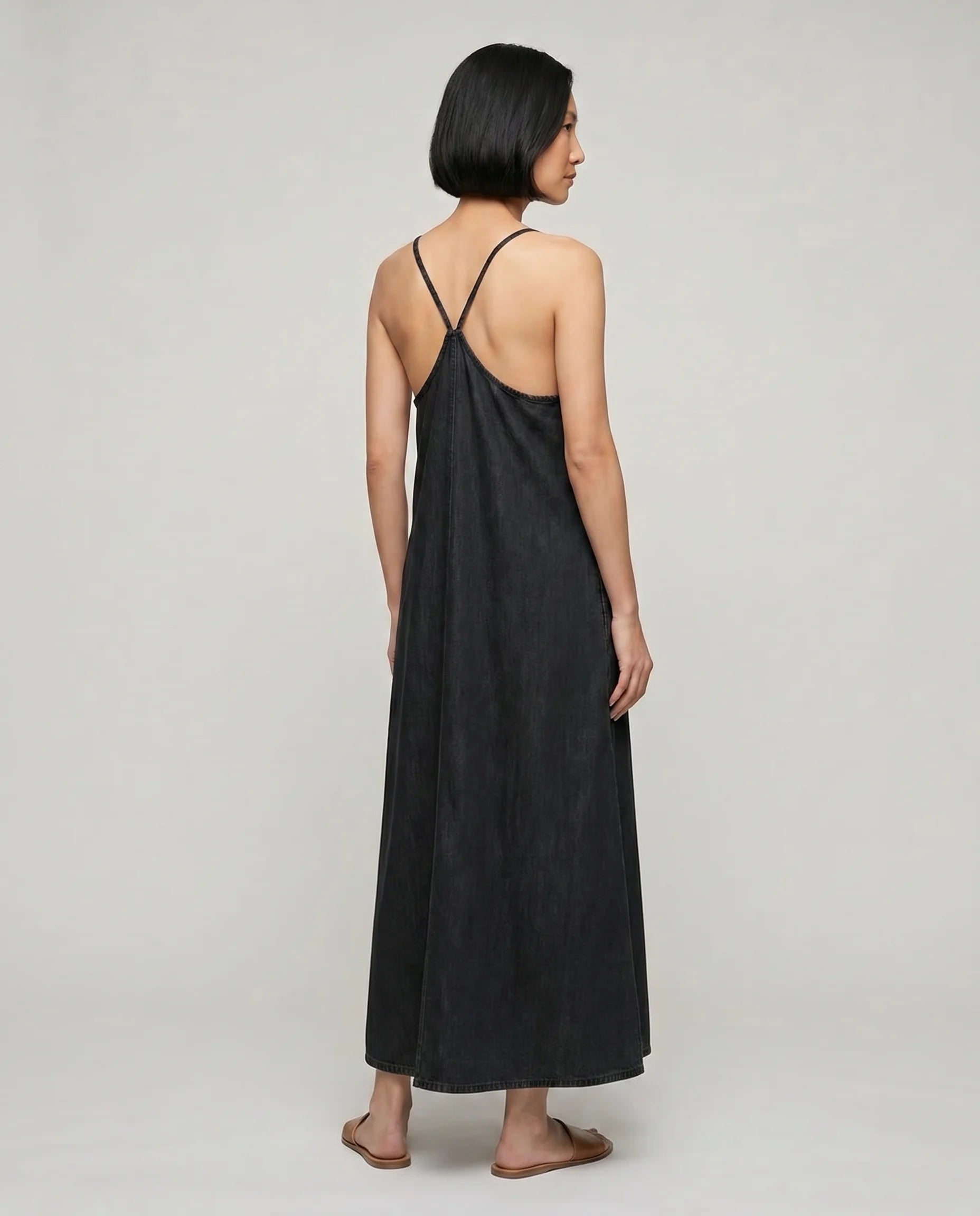 Robe longue en jean noir — Margot, vue de dos