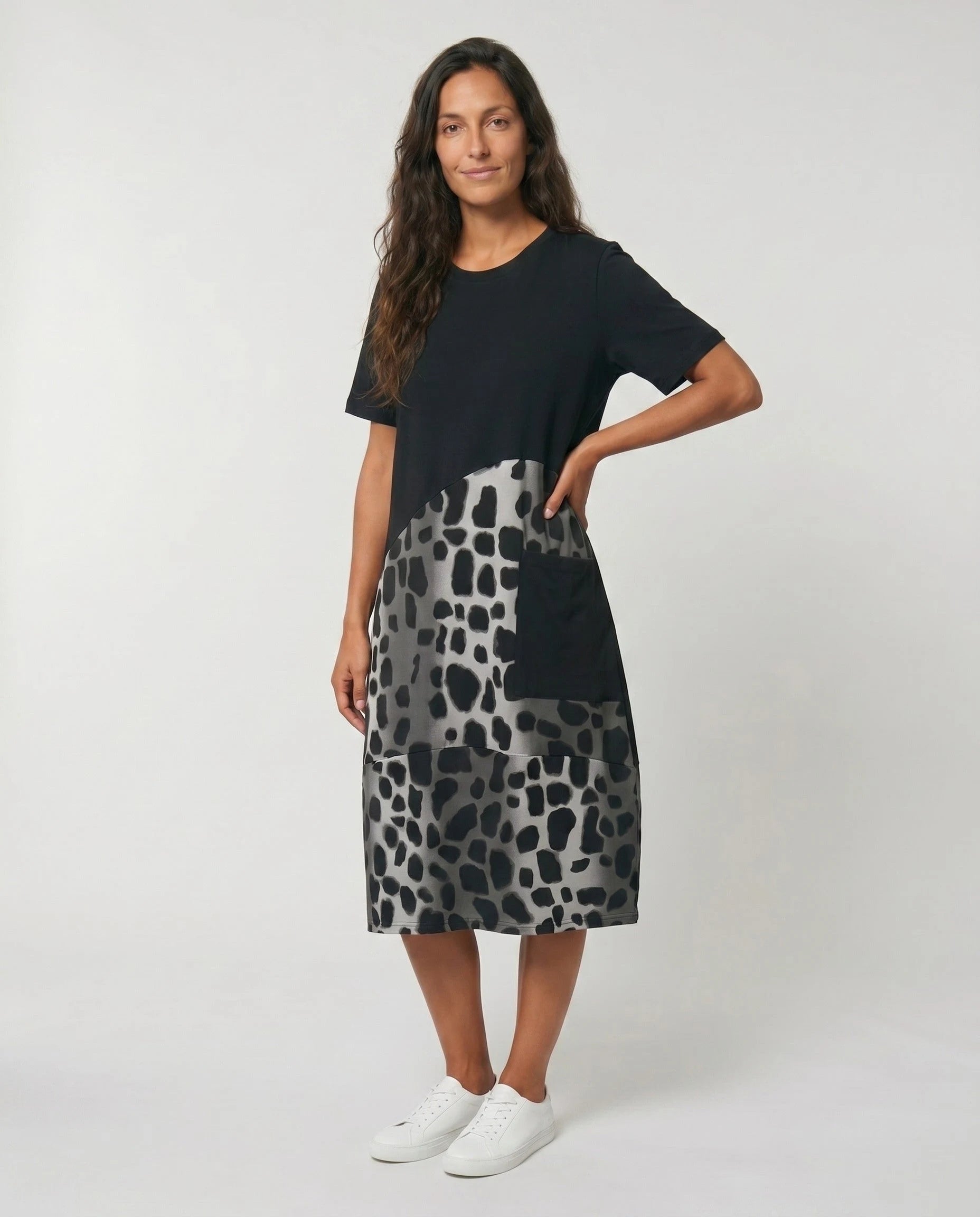 Robe T-shirt midi imprime animal noir studio trois-quart