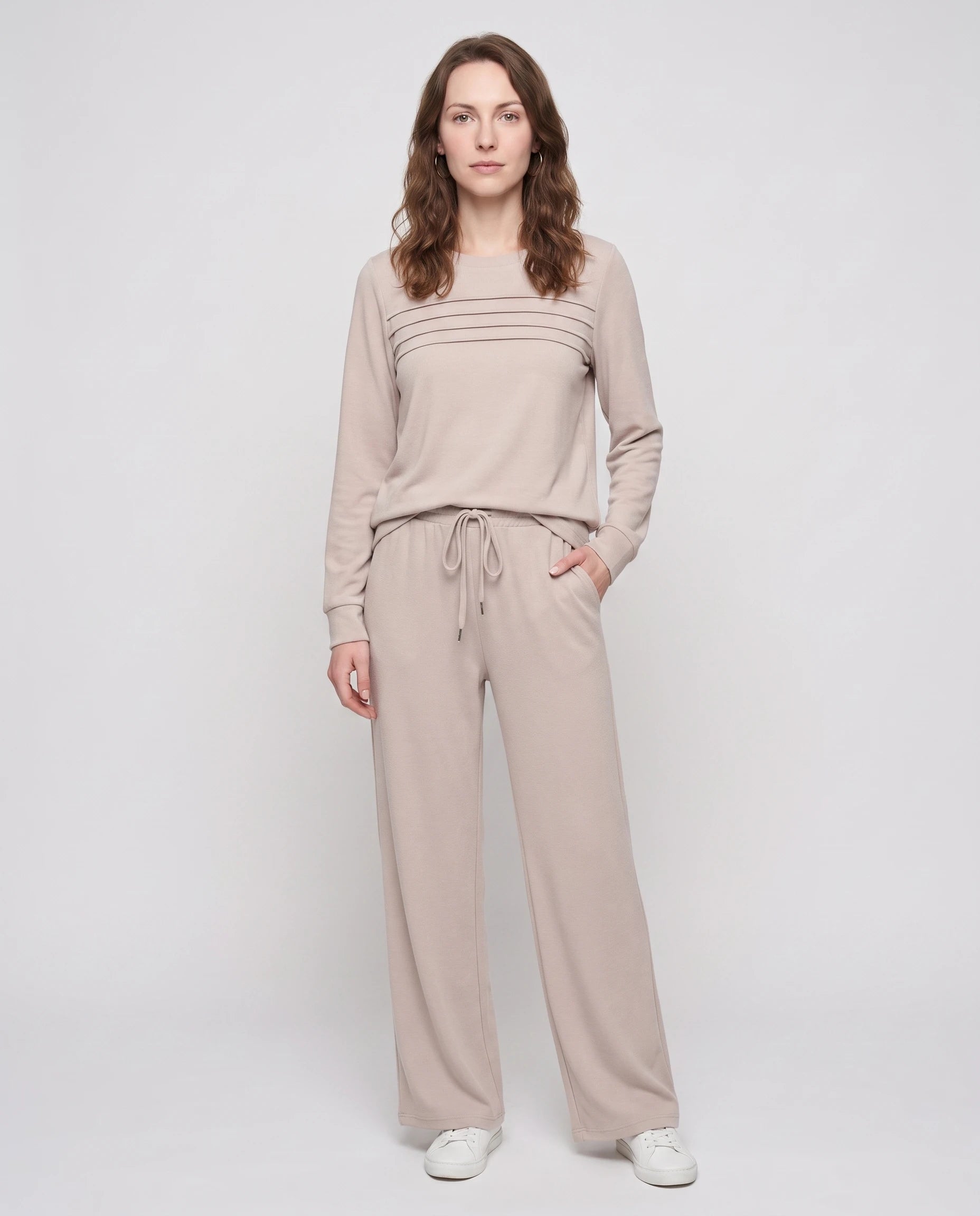 Ensemble haut col rond nervuré et pantalon large Maylis — Beige — vue face studio