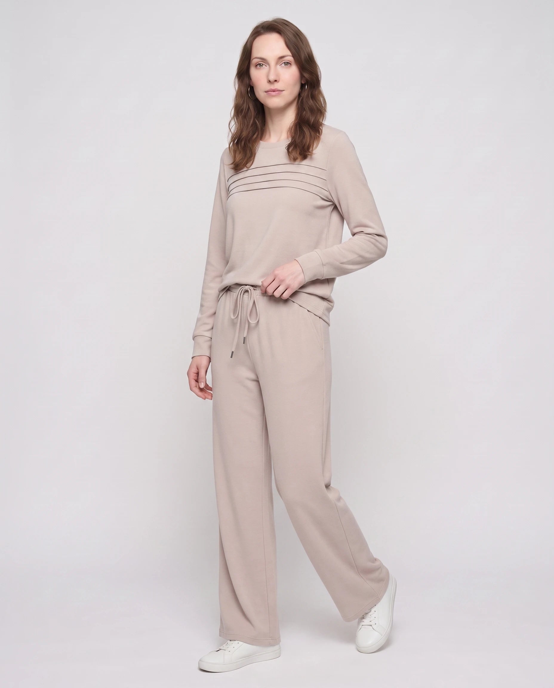 Ensemble haut col rond nervuré et pantalon large Maylis — Beige — vue studio pose