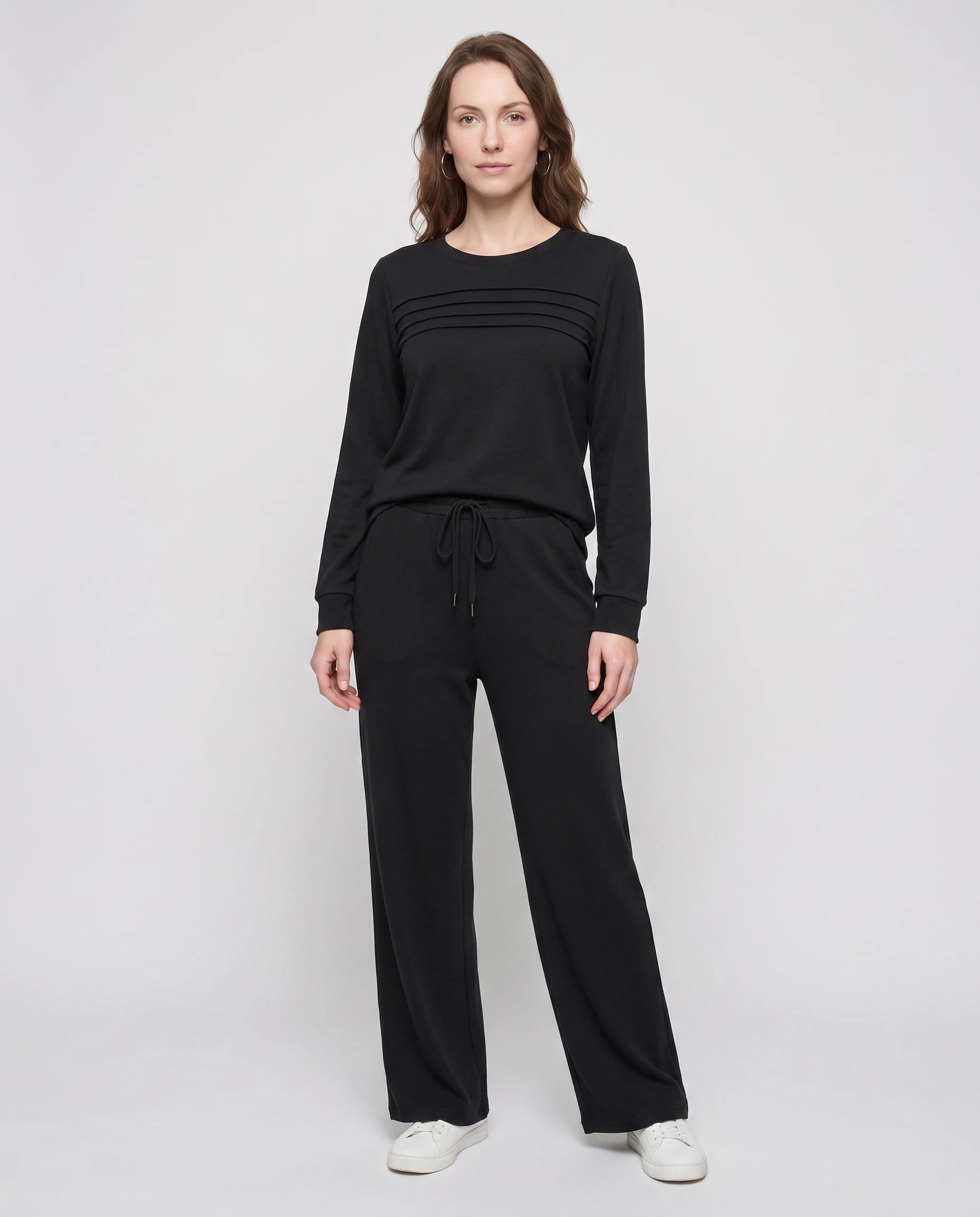 Ensemble haut col rond nervuré et pantalon large Maylis — Noir — vue face studio