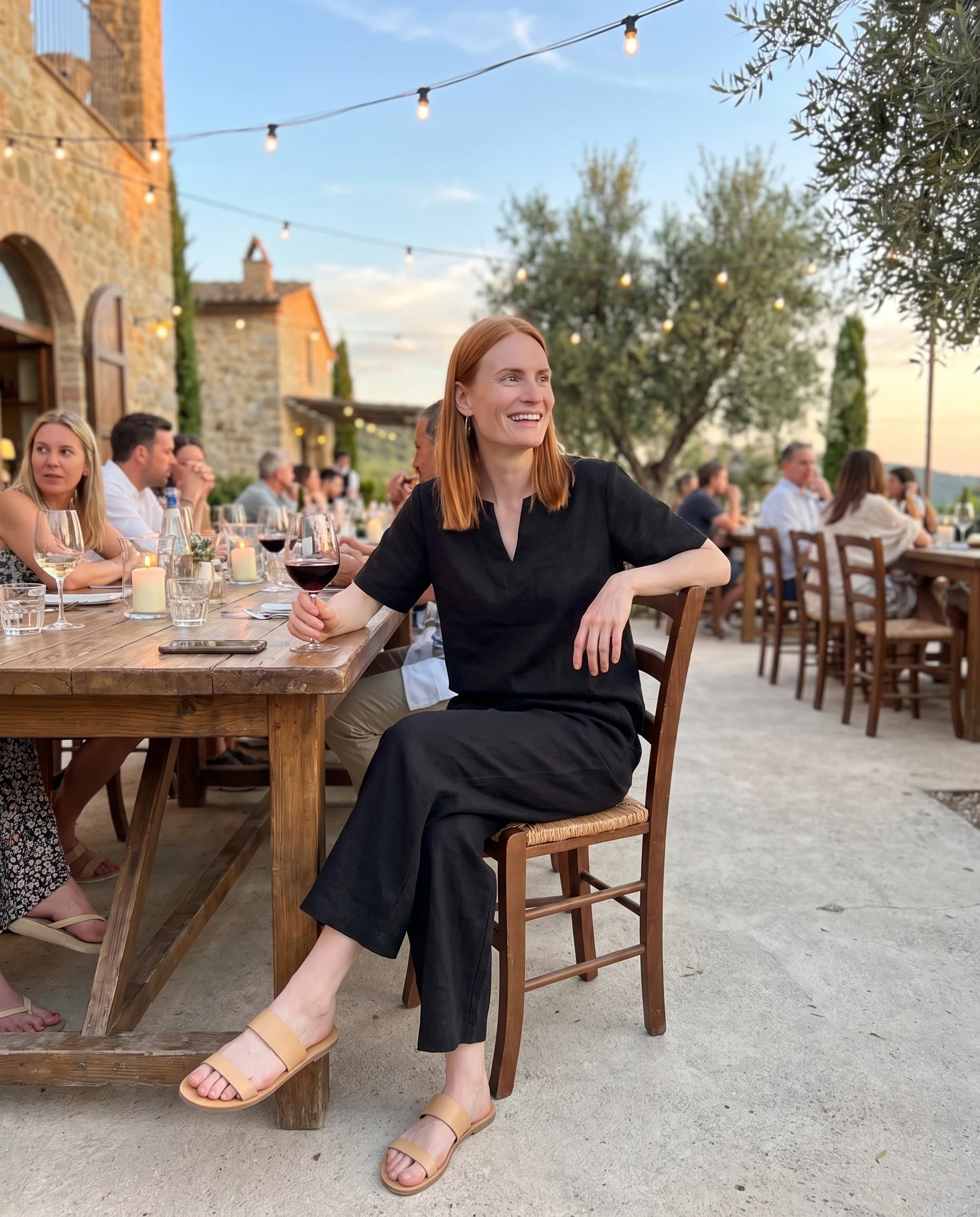 Ensemble tunique col V et pantalon 7/8 en coton-lin Ismérie — Noir — portée, lifestyle 2