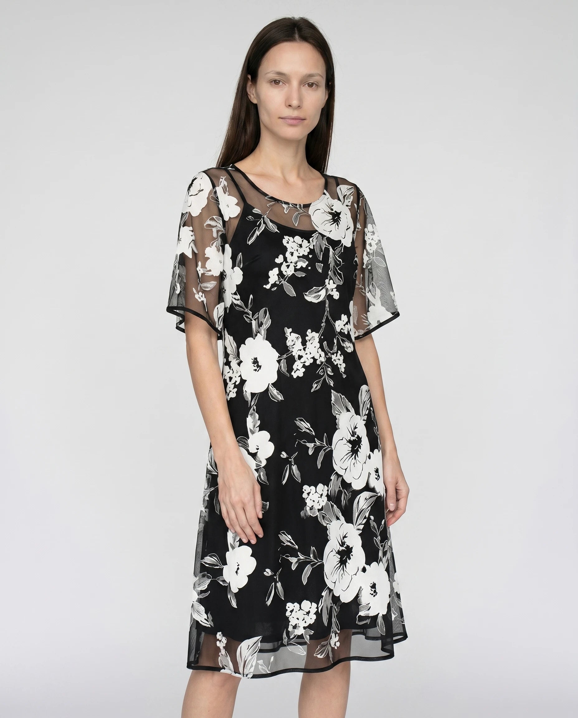 Robe Sidonie noire studio trois quarts