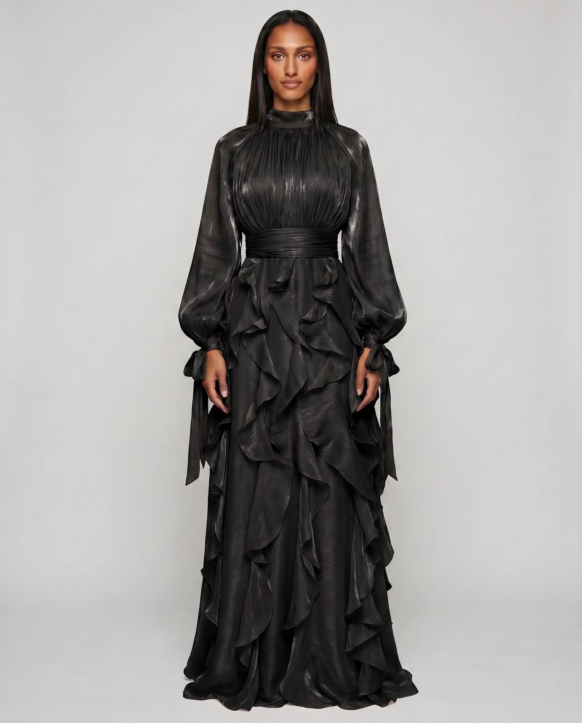 Robe de soiree longue a volants noire studio face