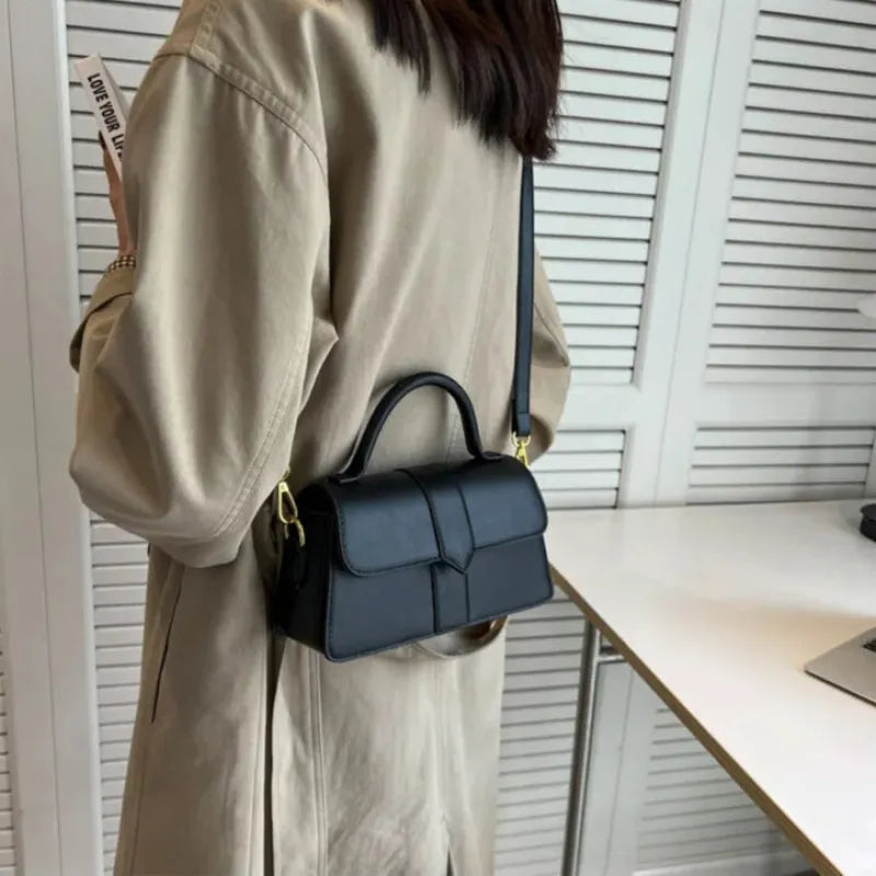Petit sac à main bandoulière à rabat Amalia
