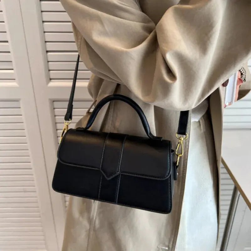 Petit sac à main bandoulière à rabat Amalia