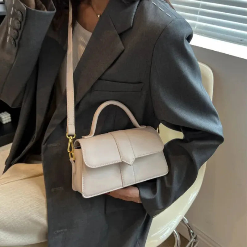 Petit sac à main bandoulière à rabat Amalia