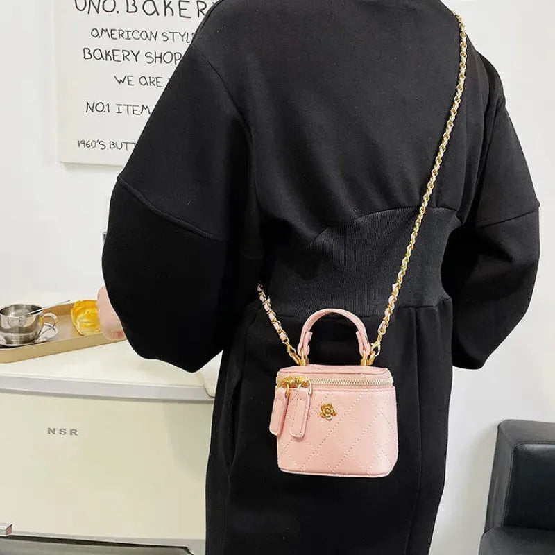 Petit sac à main bandoulière cubique matelassé au finition doré Aurore