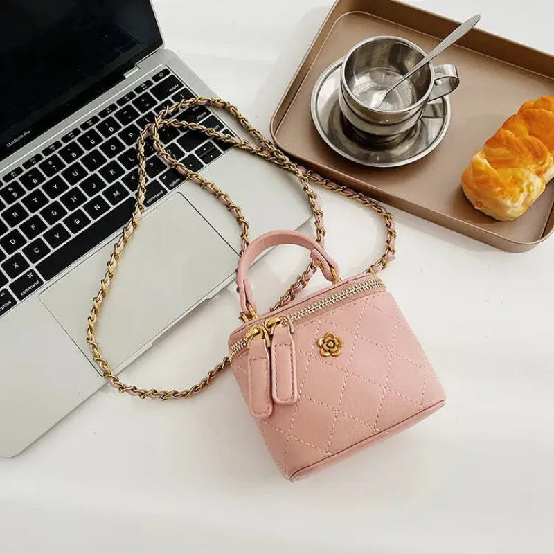 Petit sac à main bandoulière cubique matelassé au finition doré Aurore