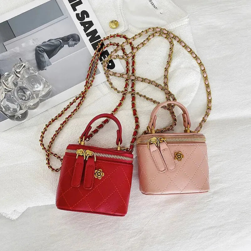 Petit sac à main bandoulière cubique matelassé au finition doré Aurore