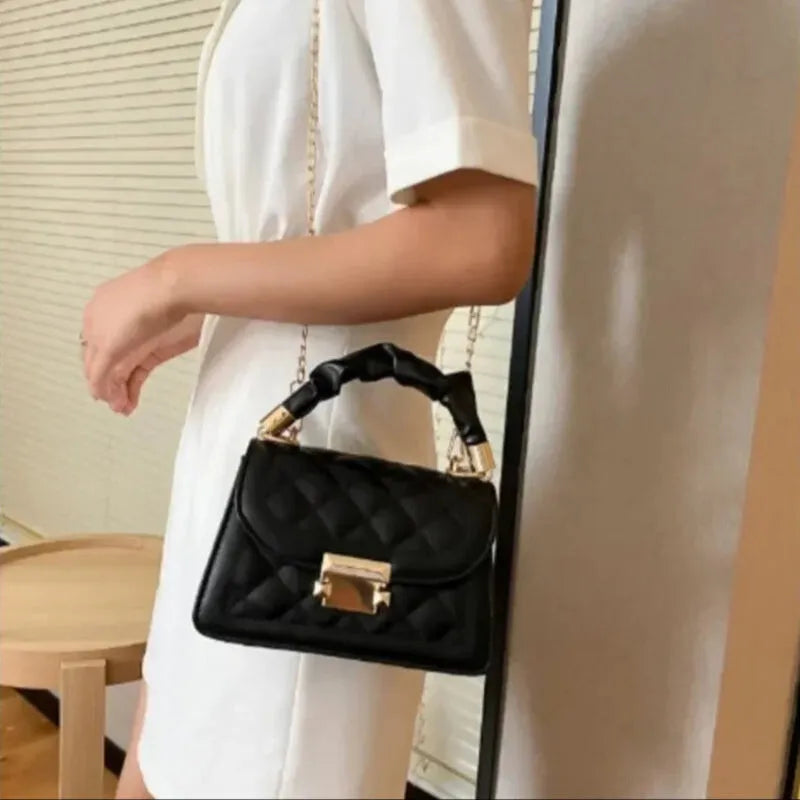 Petit sac à main matelassé à rabat avec bandoulière doré Sophie