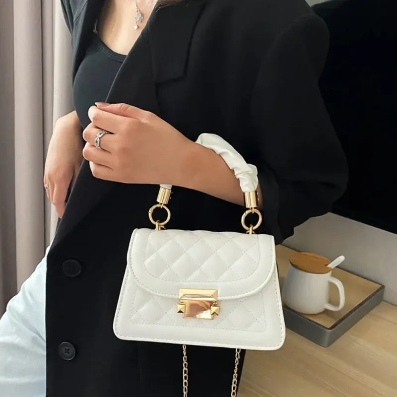 Petit sac à main matelassé à rabat avec bandoulière doré Sophie