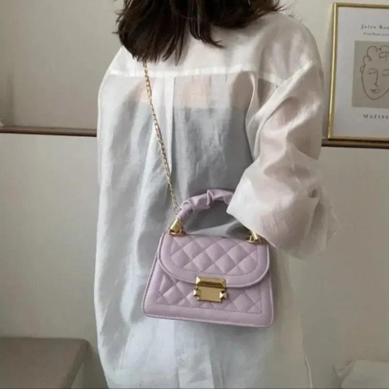 Petit sac à main matelassé à rabat avec bandoulière doré Sophie
