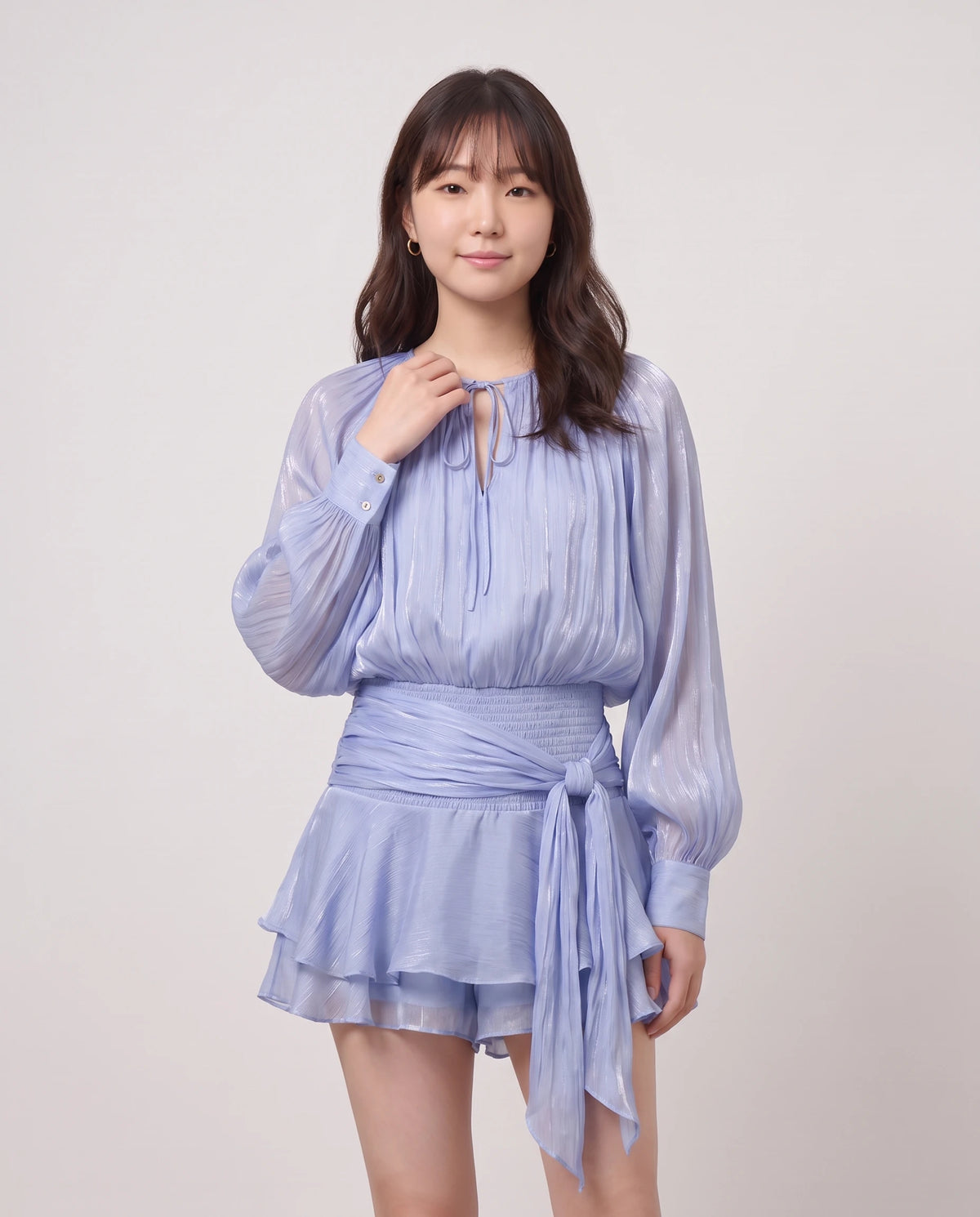 Robe courte tunique en mousseline à manches ballon Louna en Bleu Pervenche, plan rapproché