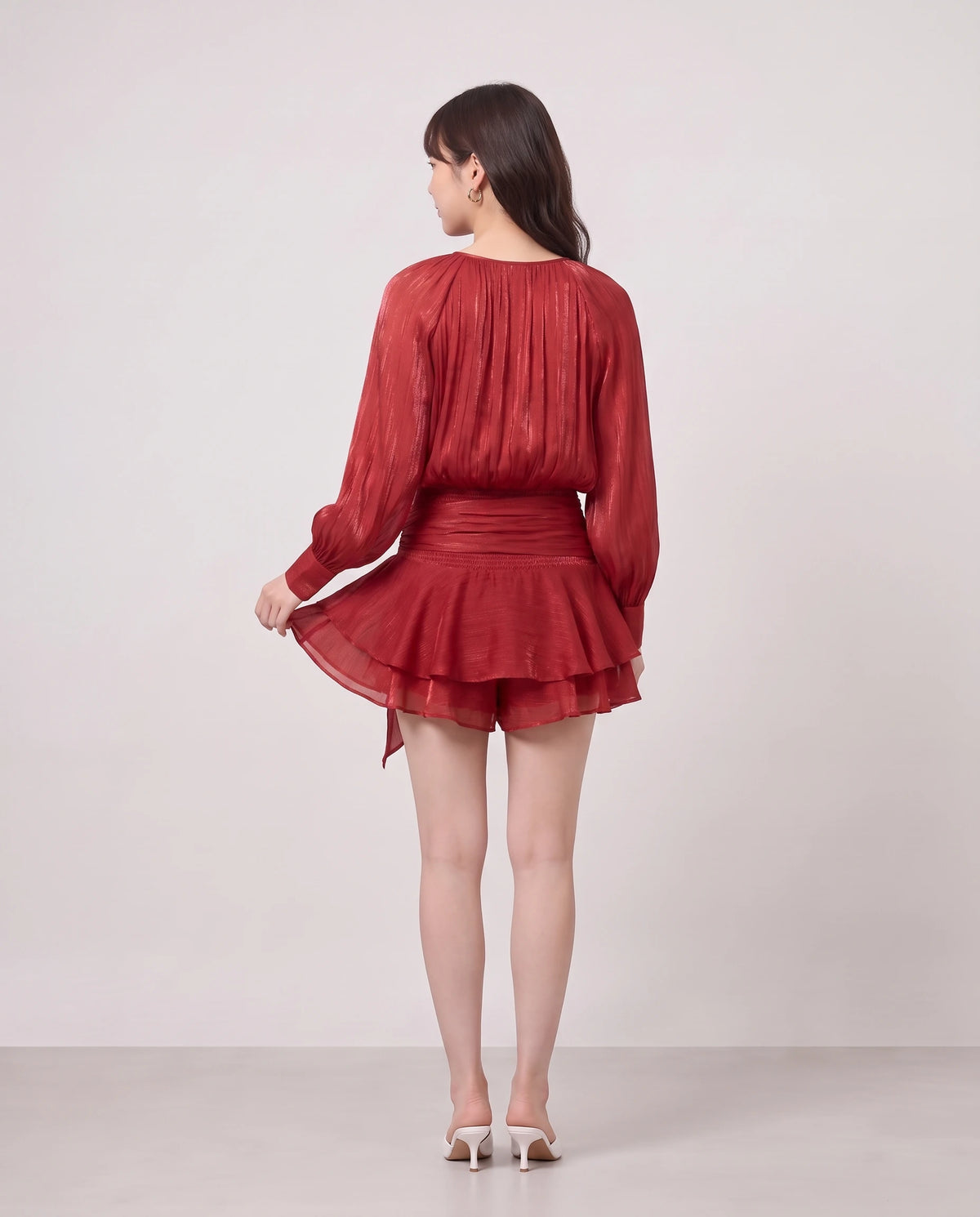 Robe courte tunique en mousseline à manches ballon Louna en Rouge profond, vue de dos