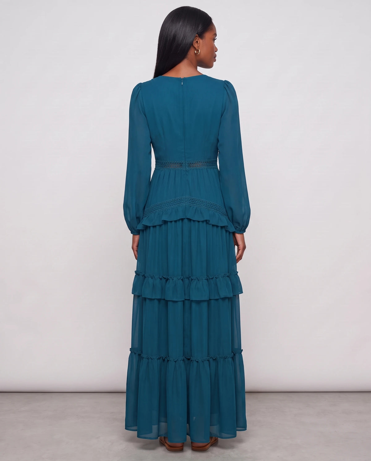 Langes Boho-Kleid mit Volants und Häkelborten Inaya in Petrolblau, Rückansicht