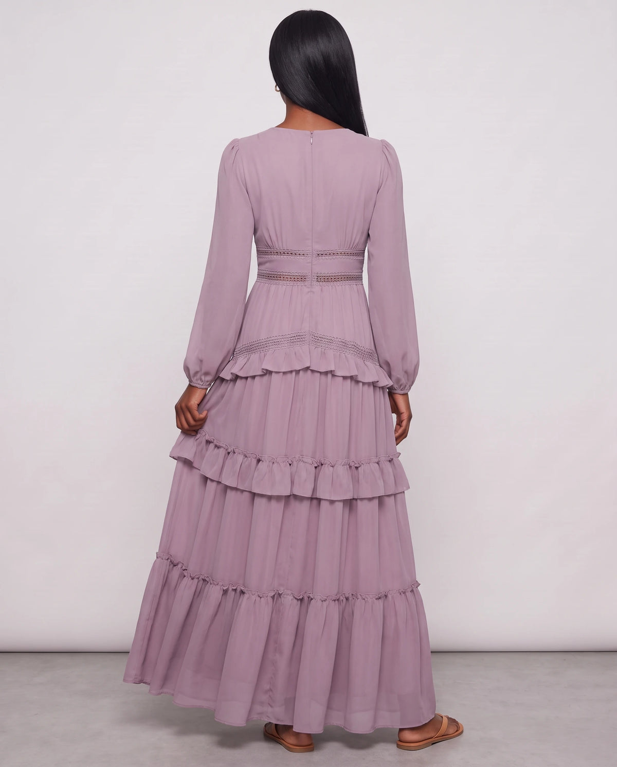 Langes Boho-Kleid mit Volants und Häkelborten Inaya in Puderlila, Rückansicht