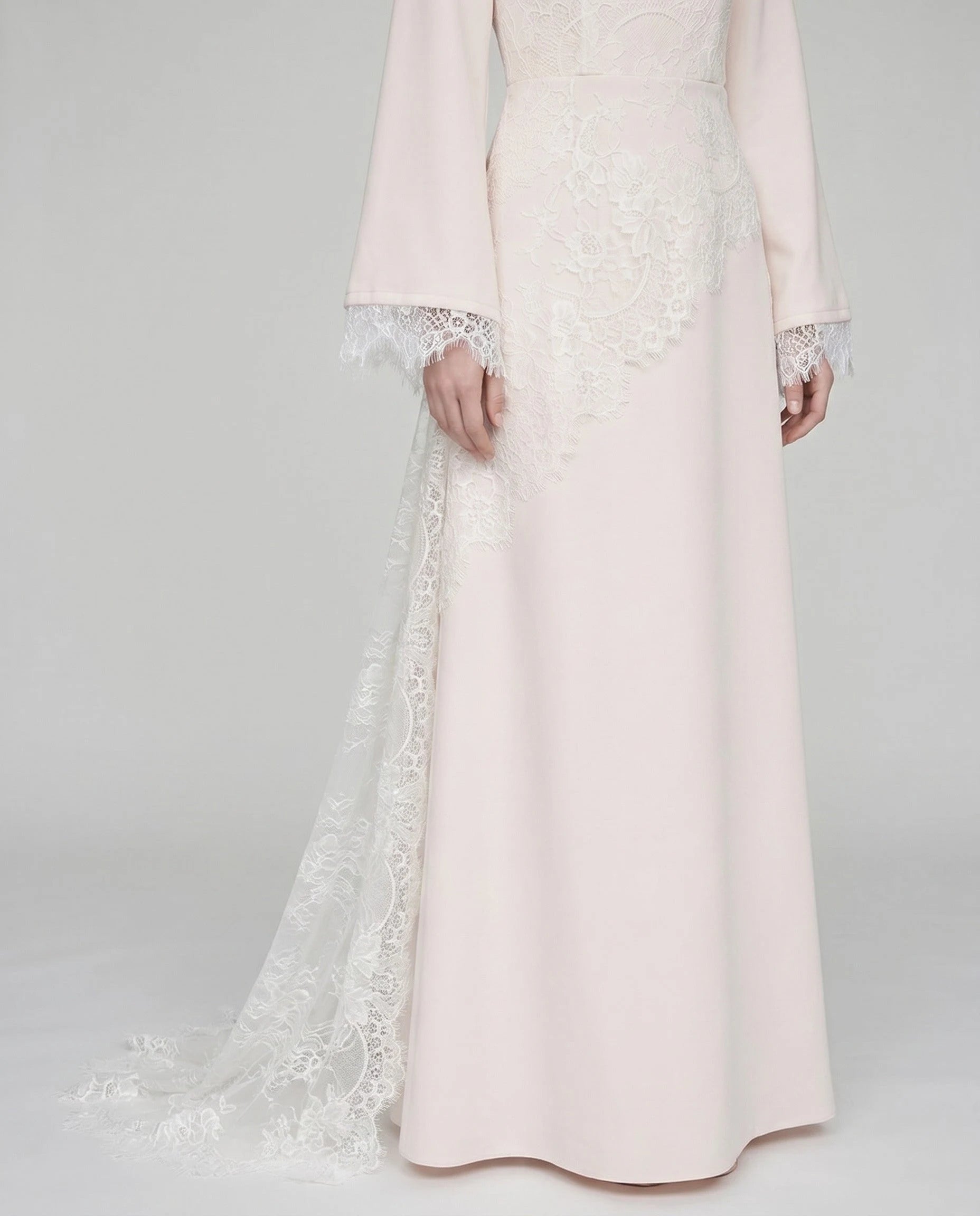 Robe longue dentelle Blanche - panneau dentelle asymetrique