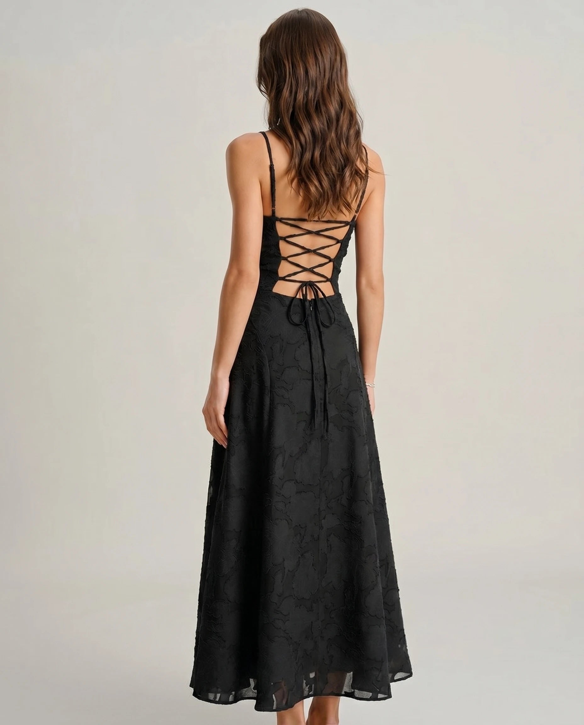 Robe longue jacquard Victoire noire, dos lace en croisillons