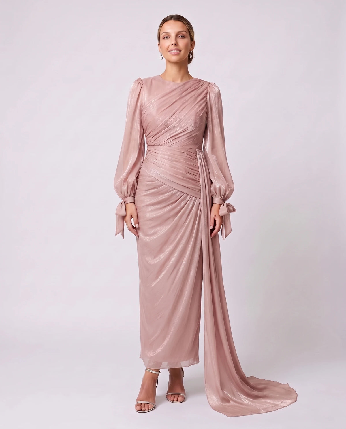 Robe longue plissée drapée à manches lanterne Élia en Rose Poudré, vue de face en pied
