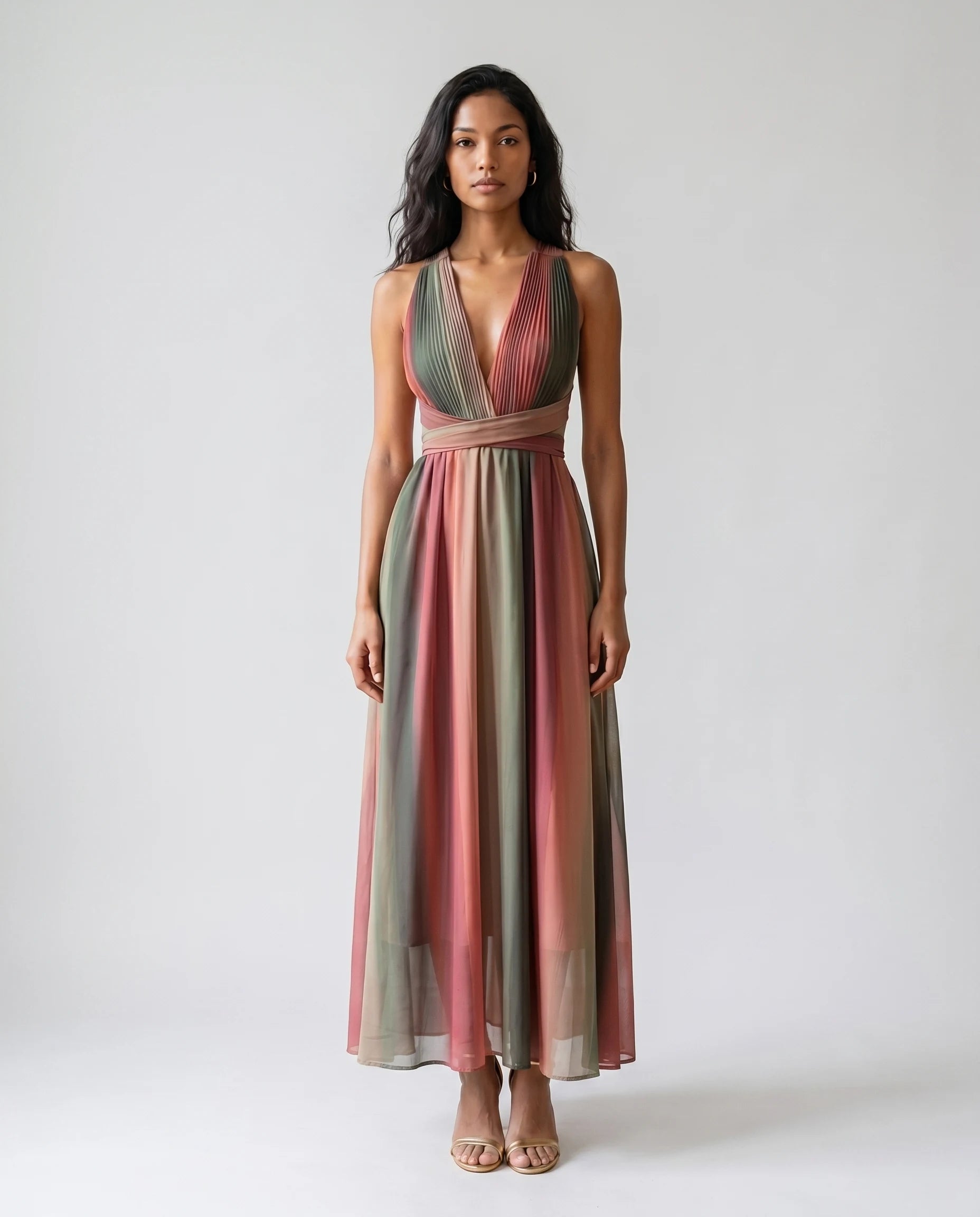 Robe longue plissée Augustine terracotta — vue studio fond clair