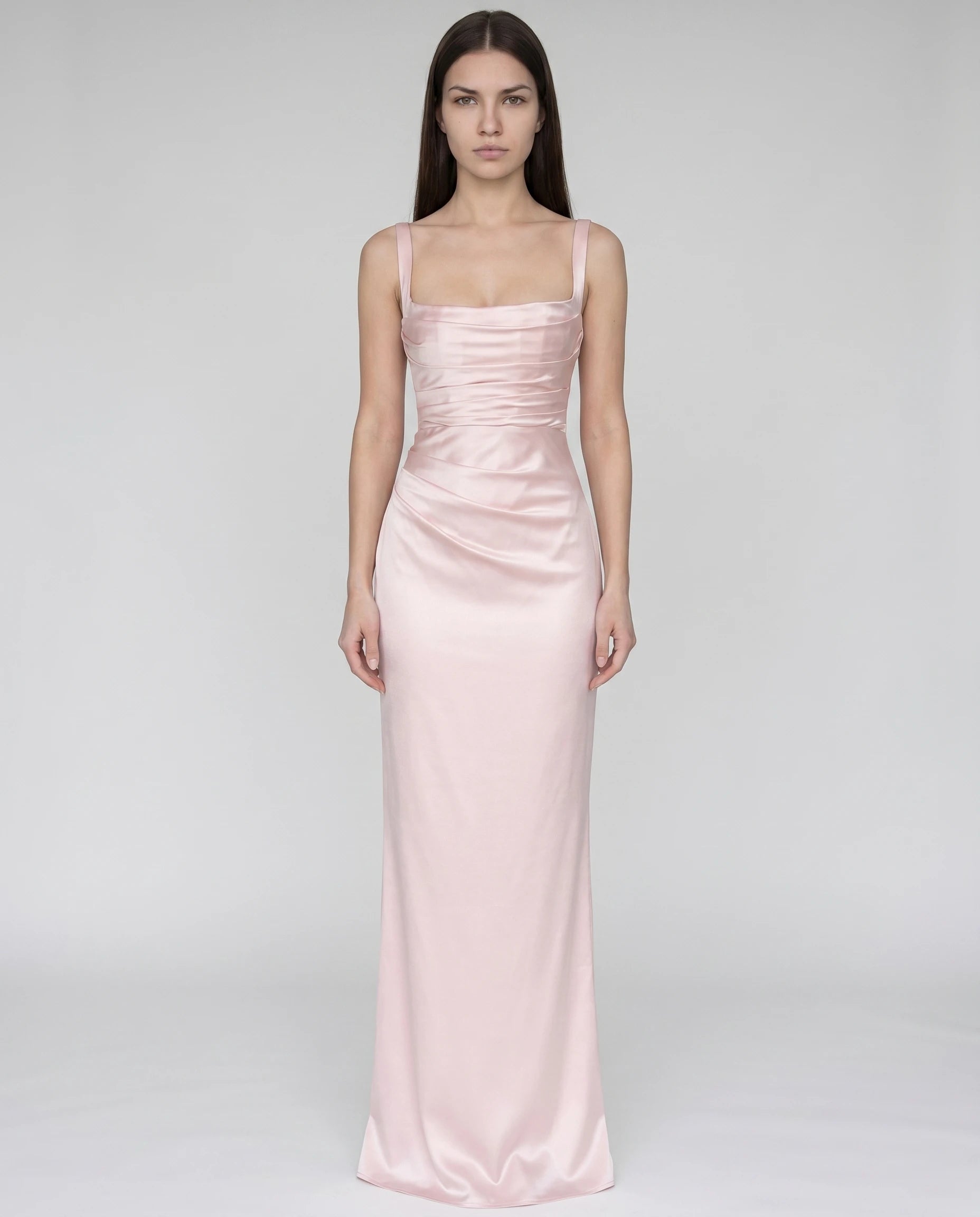 Robe longue en satin rose poudré - vue de face
